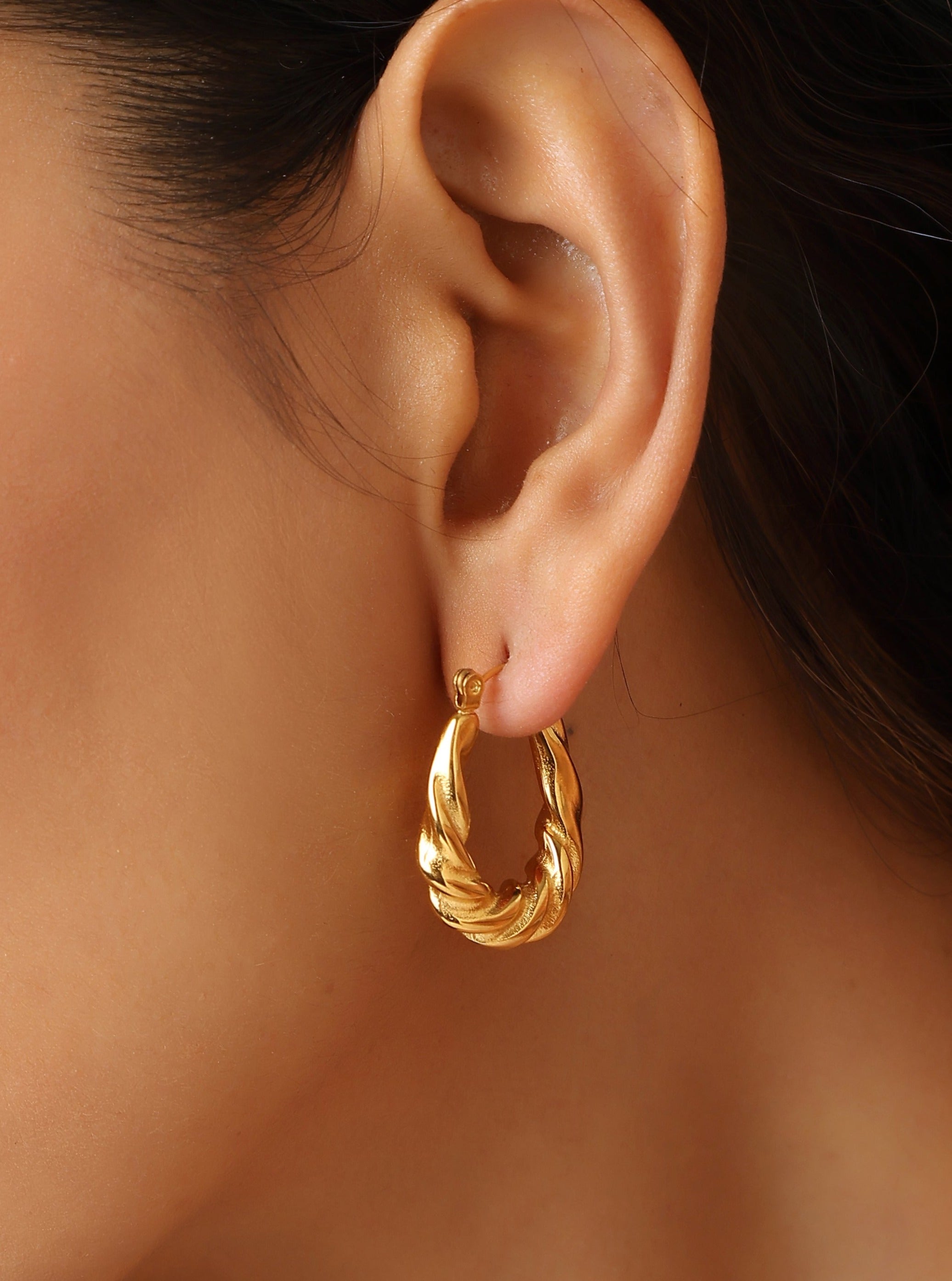 Twist Hoop Earrings -Gold