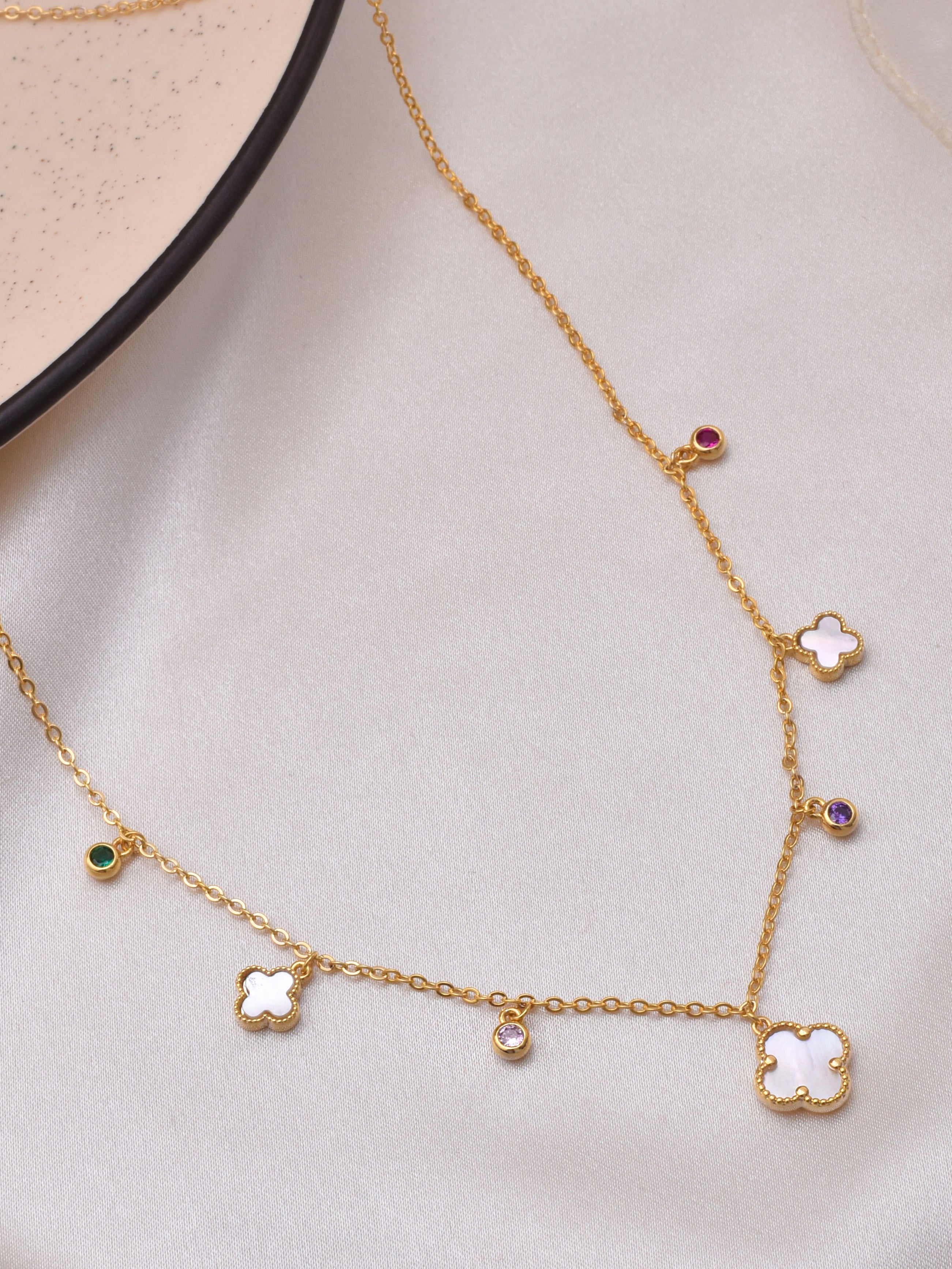 Shiny Clover Necklace