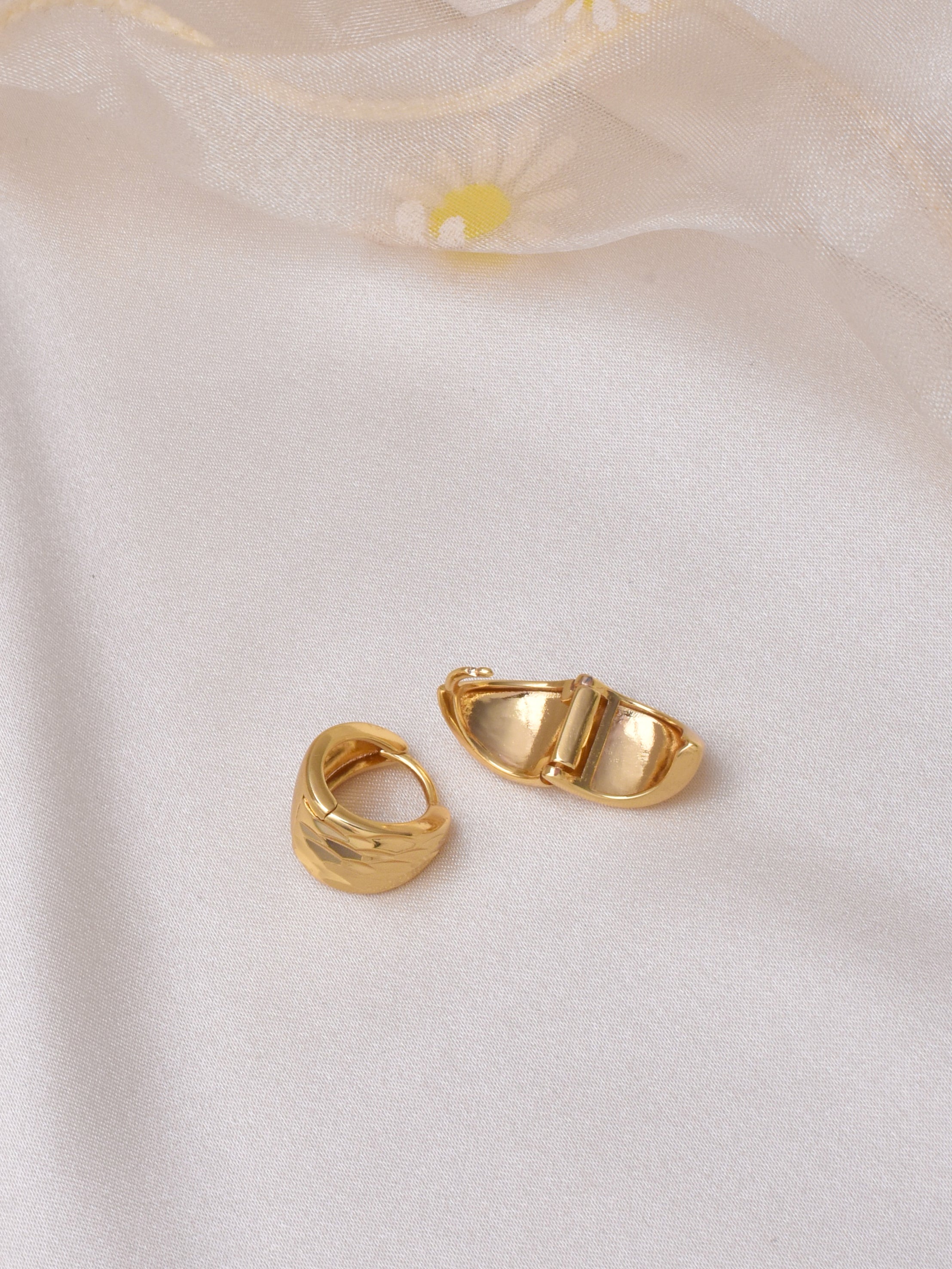 Vintage Gaze Huggies