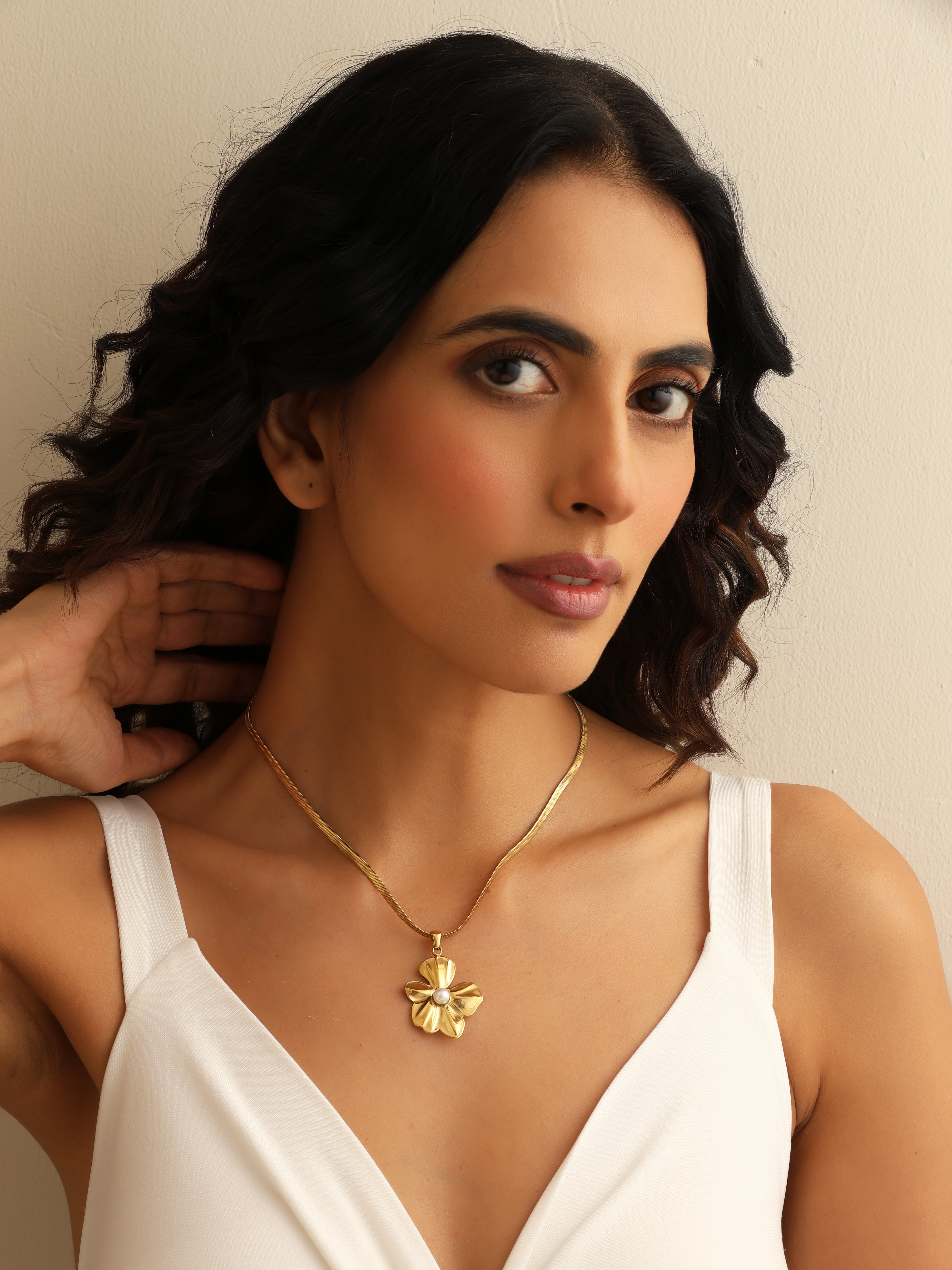 Waterproof Daisy Necklace
