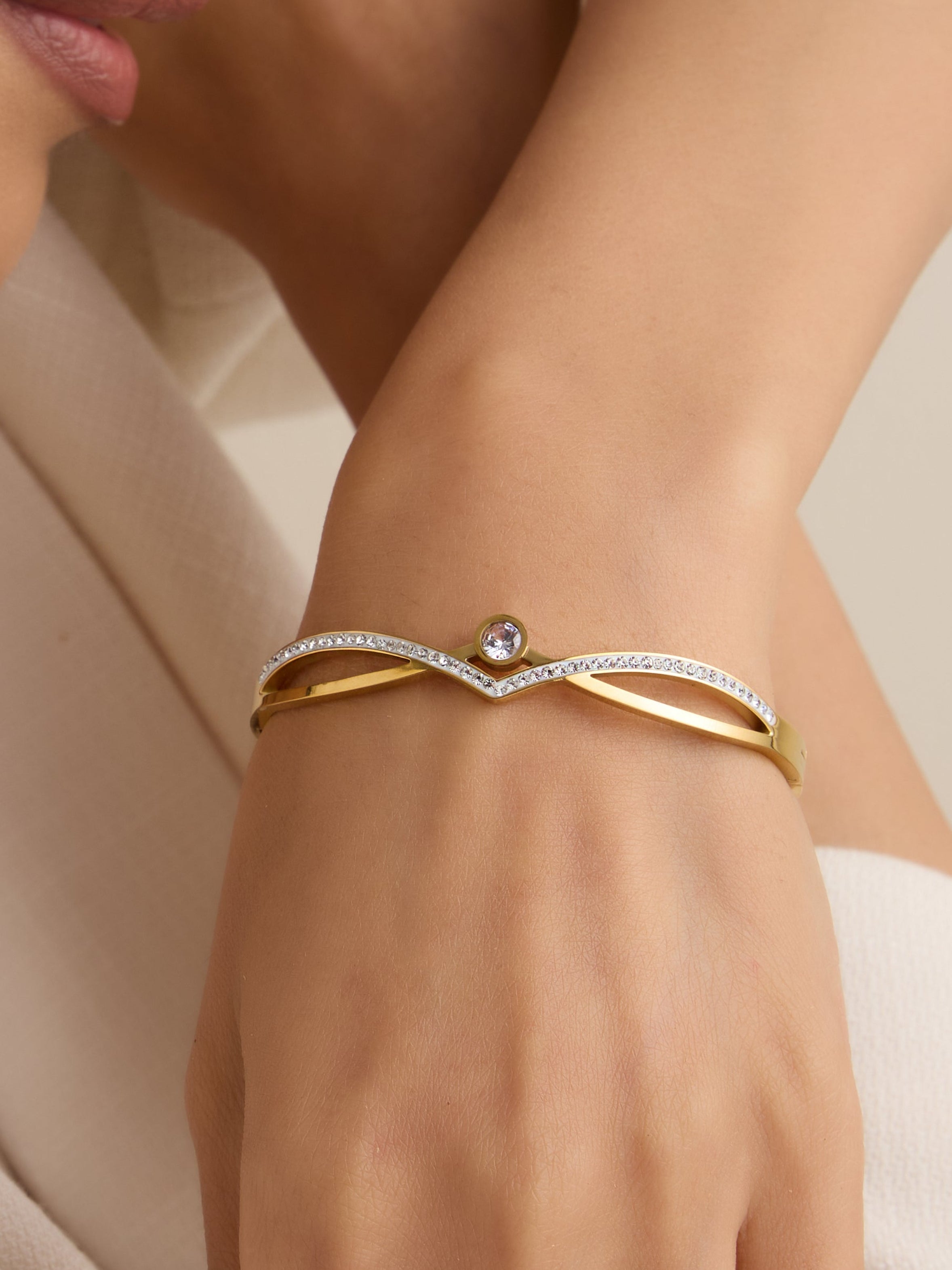 Twilight Curve Bangle
