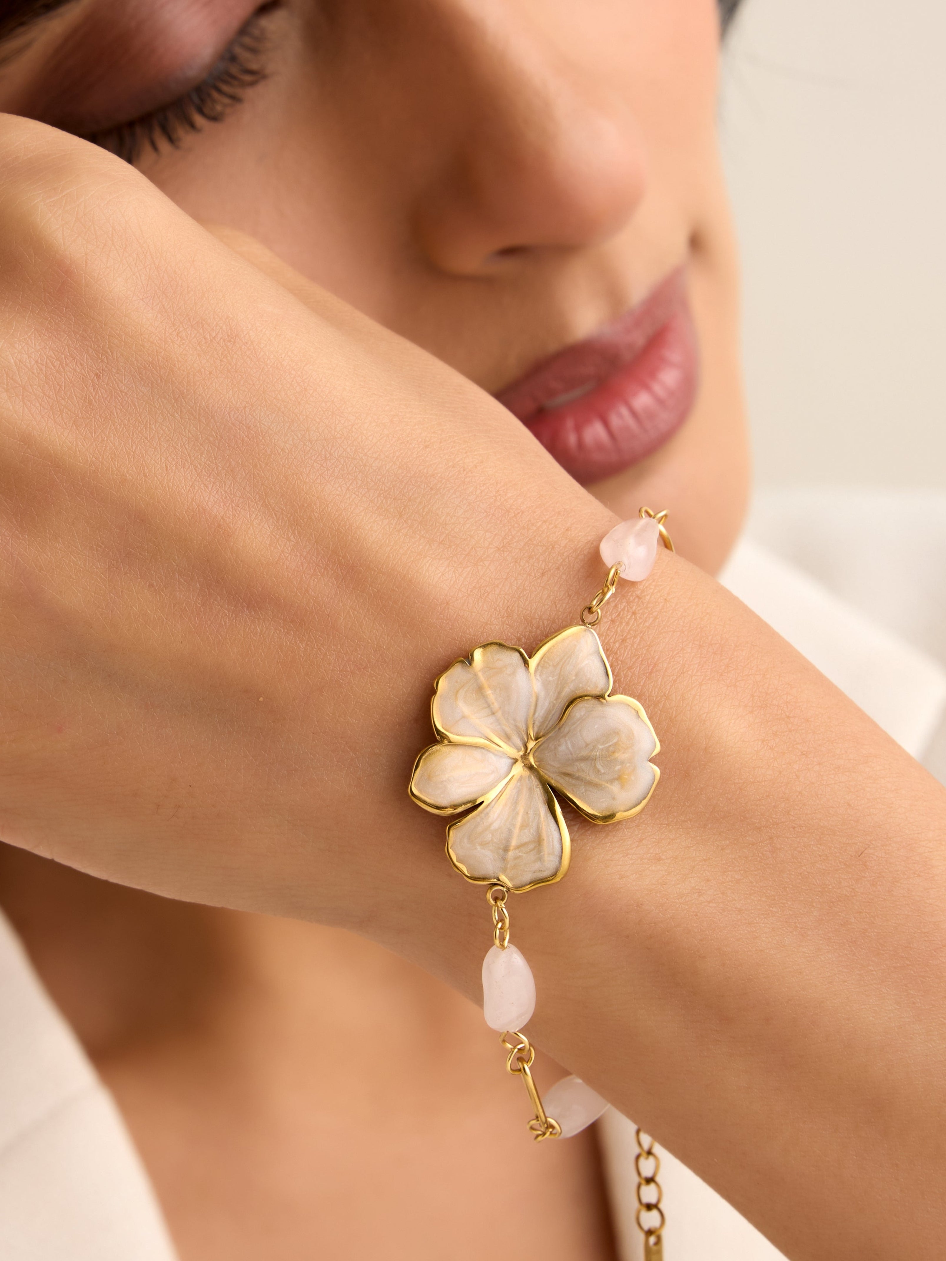 Natural Stones Daisy Bracelet