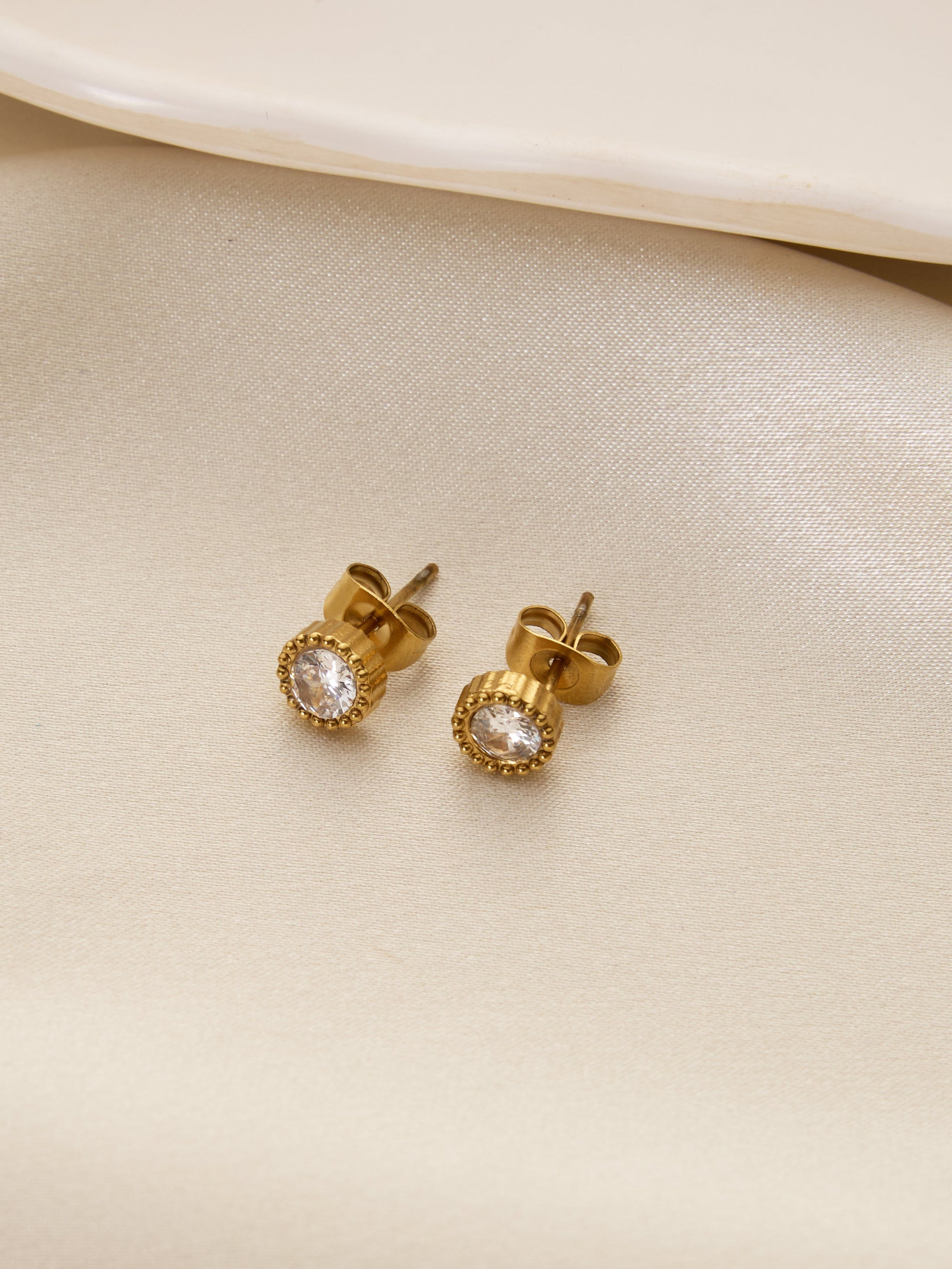Everyday Round Studs