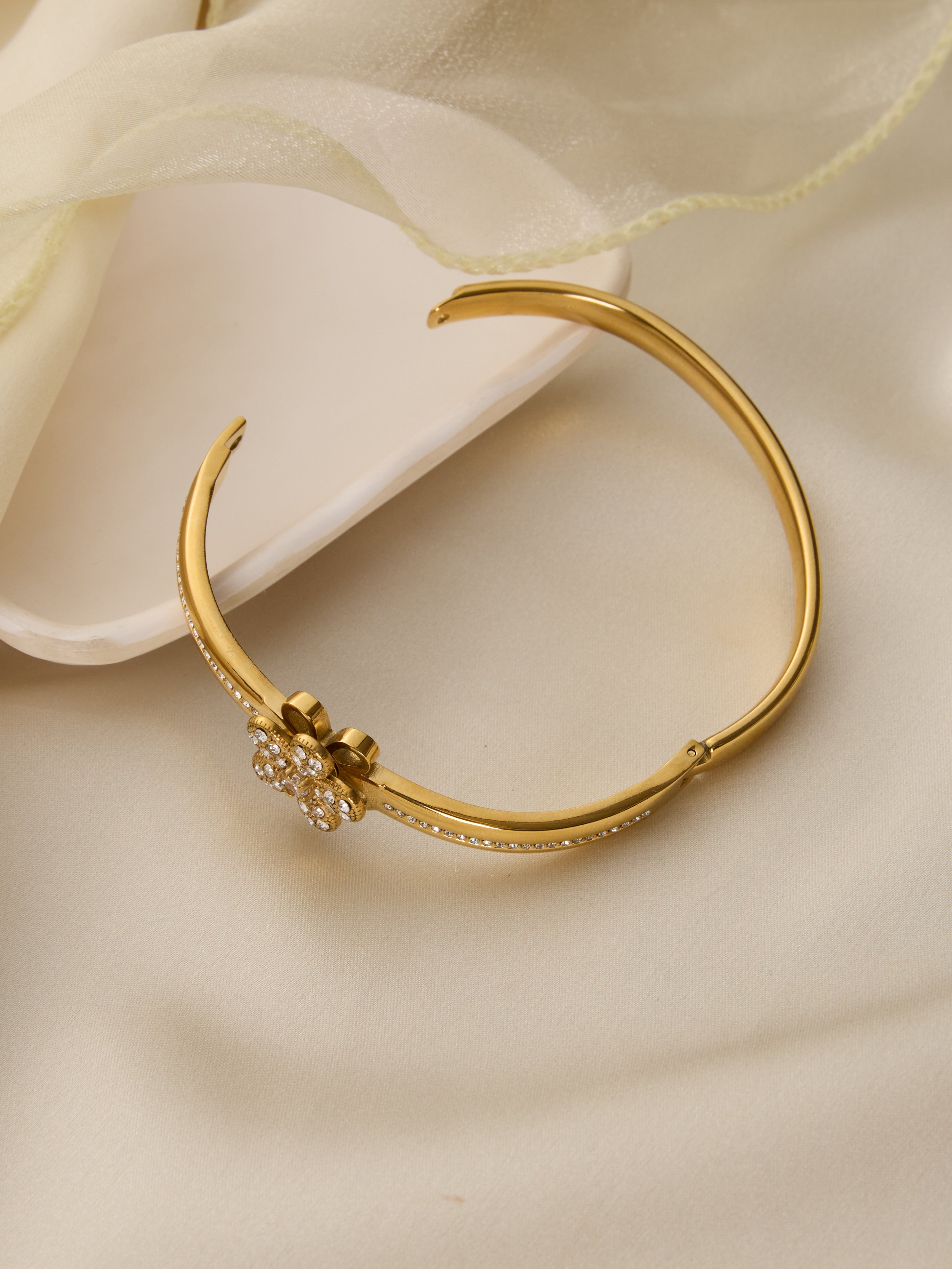 Clover Eternelle