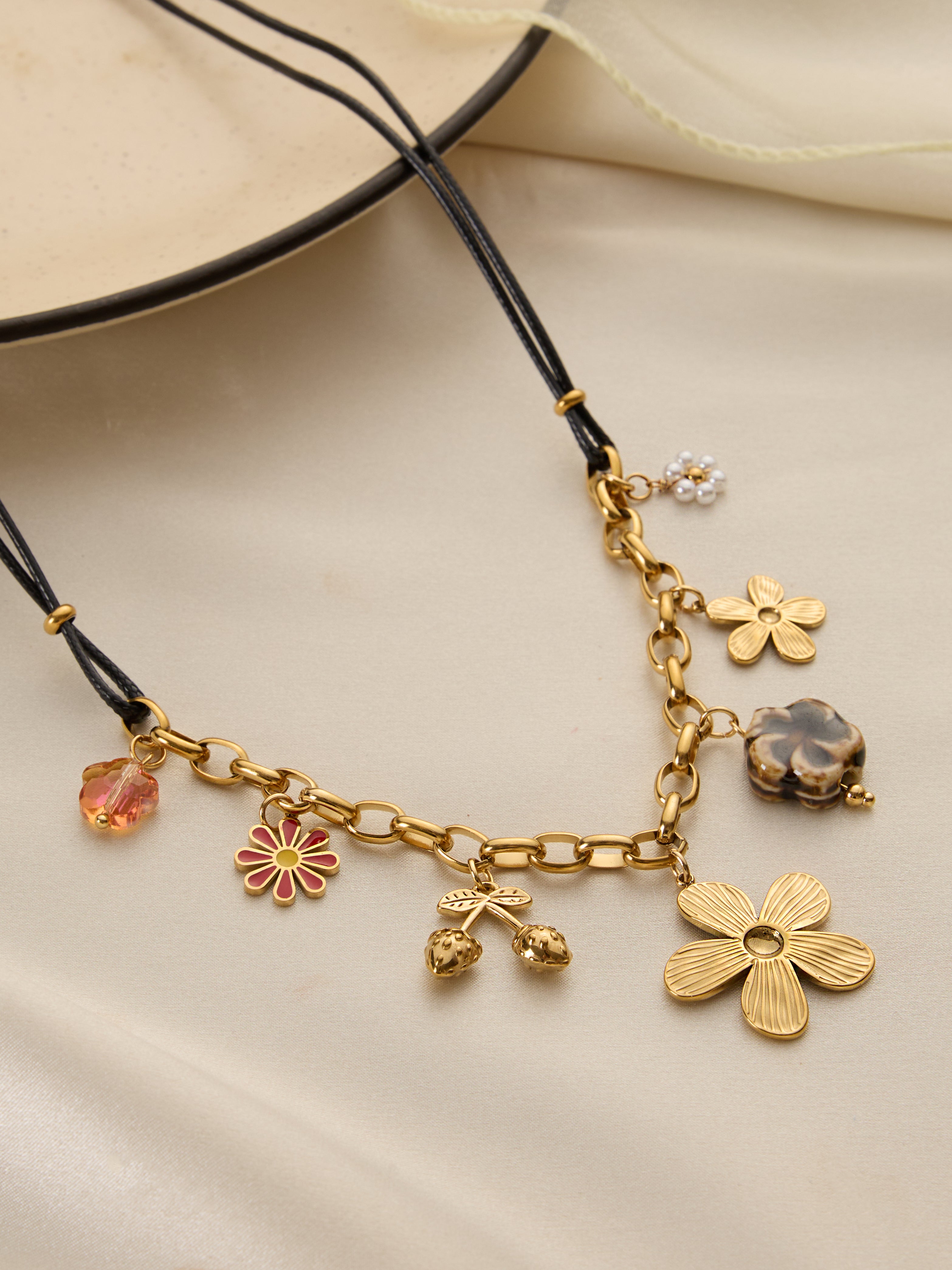 Bohemian Daisy Necklace
