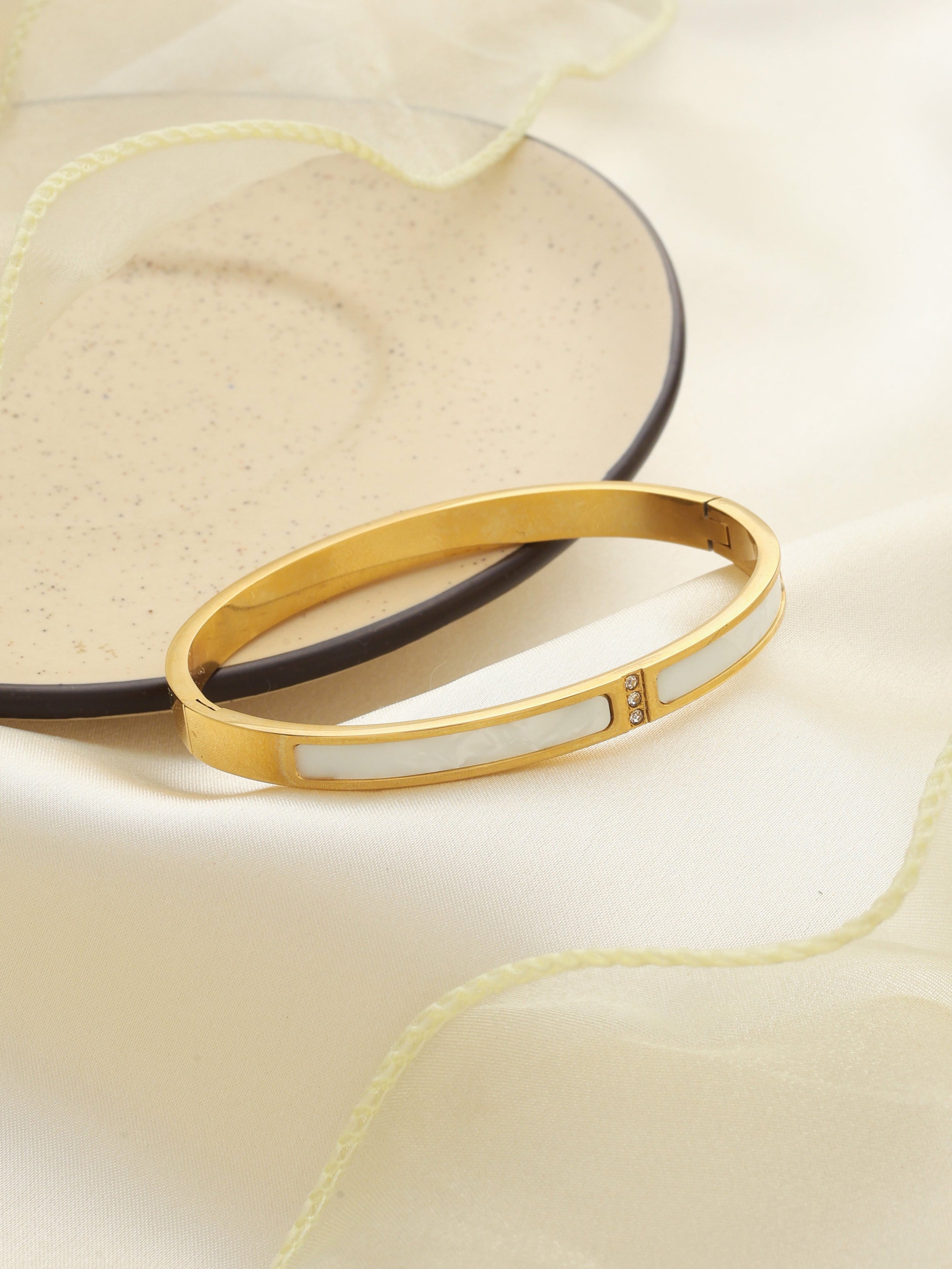 Klissaa MOP Bangle