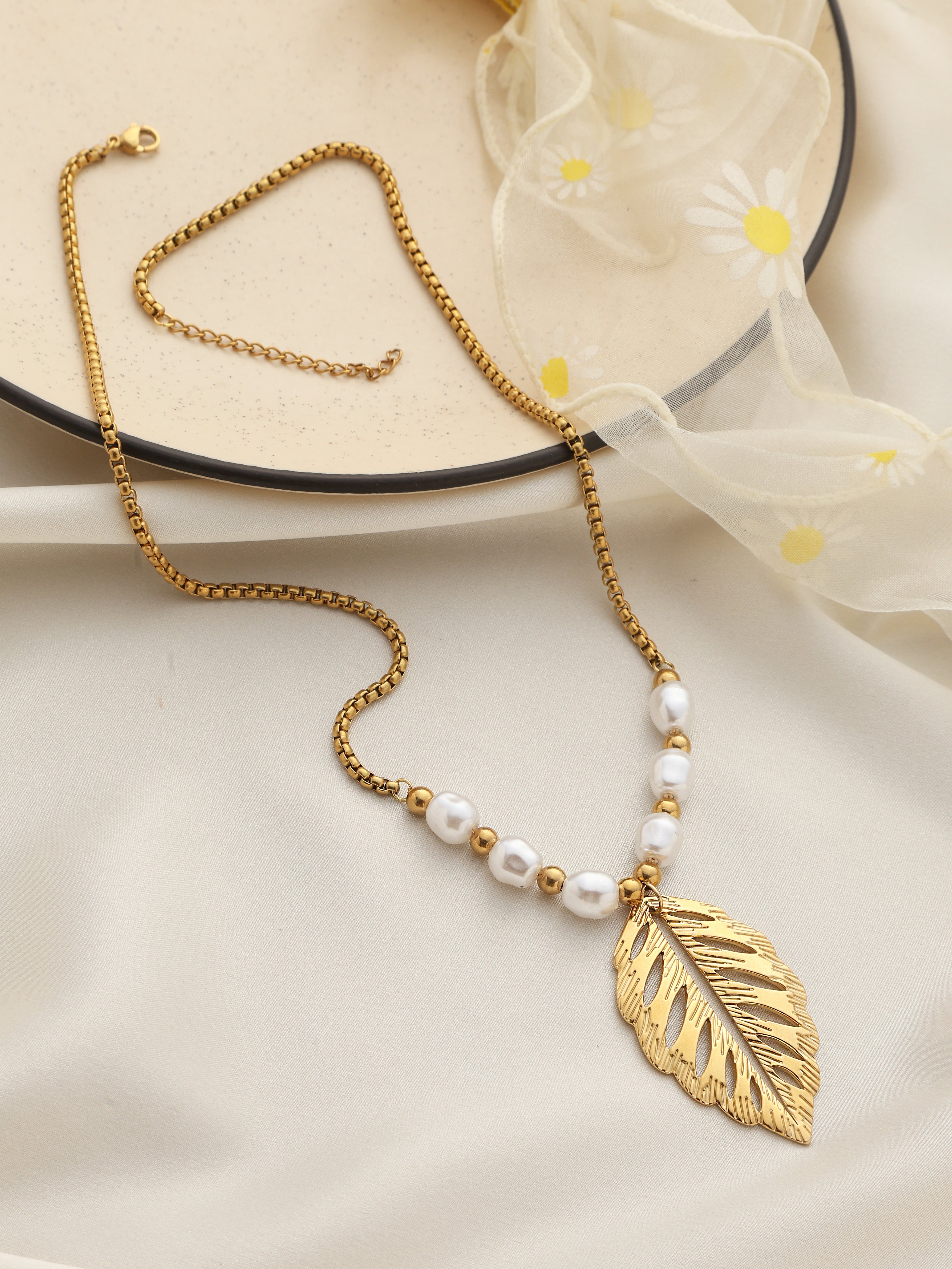 Klissaa Golden Leaf Necklace