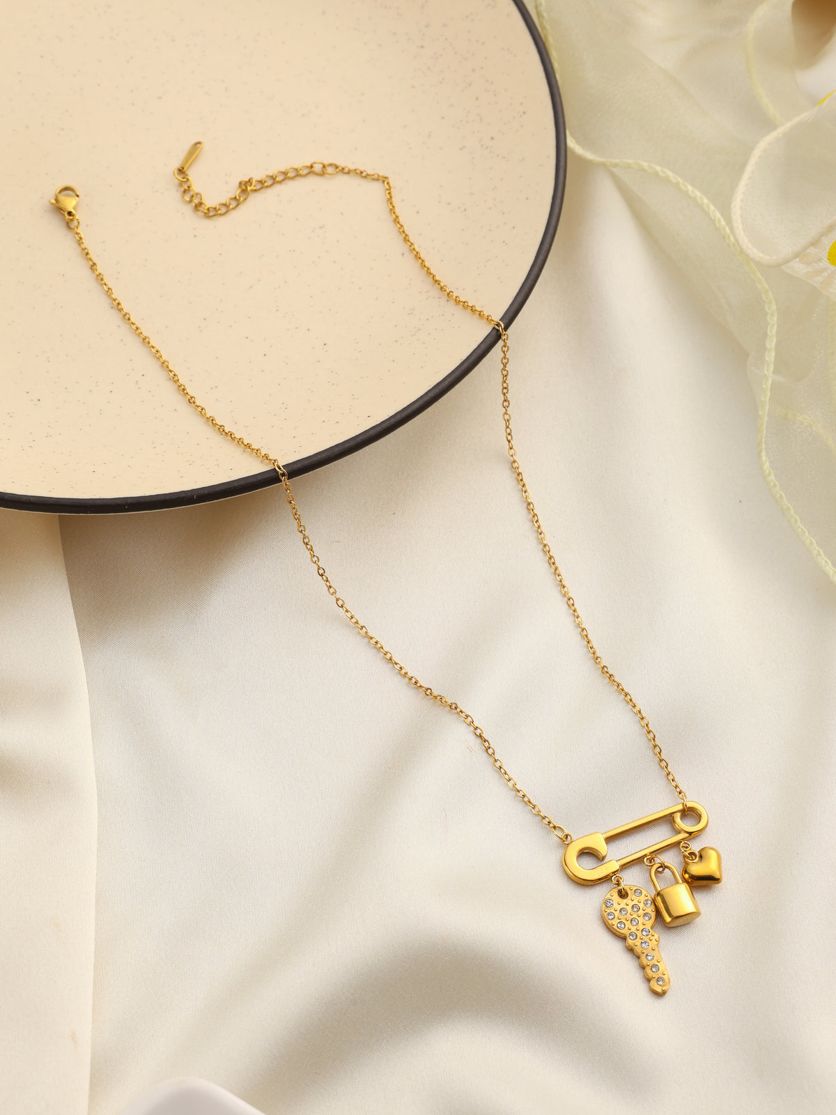 The It-Girl Charm Necklace