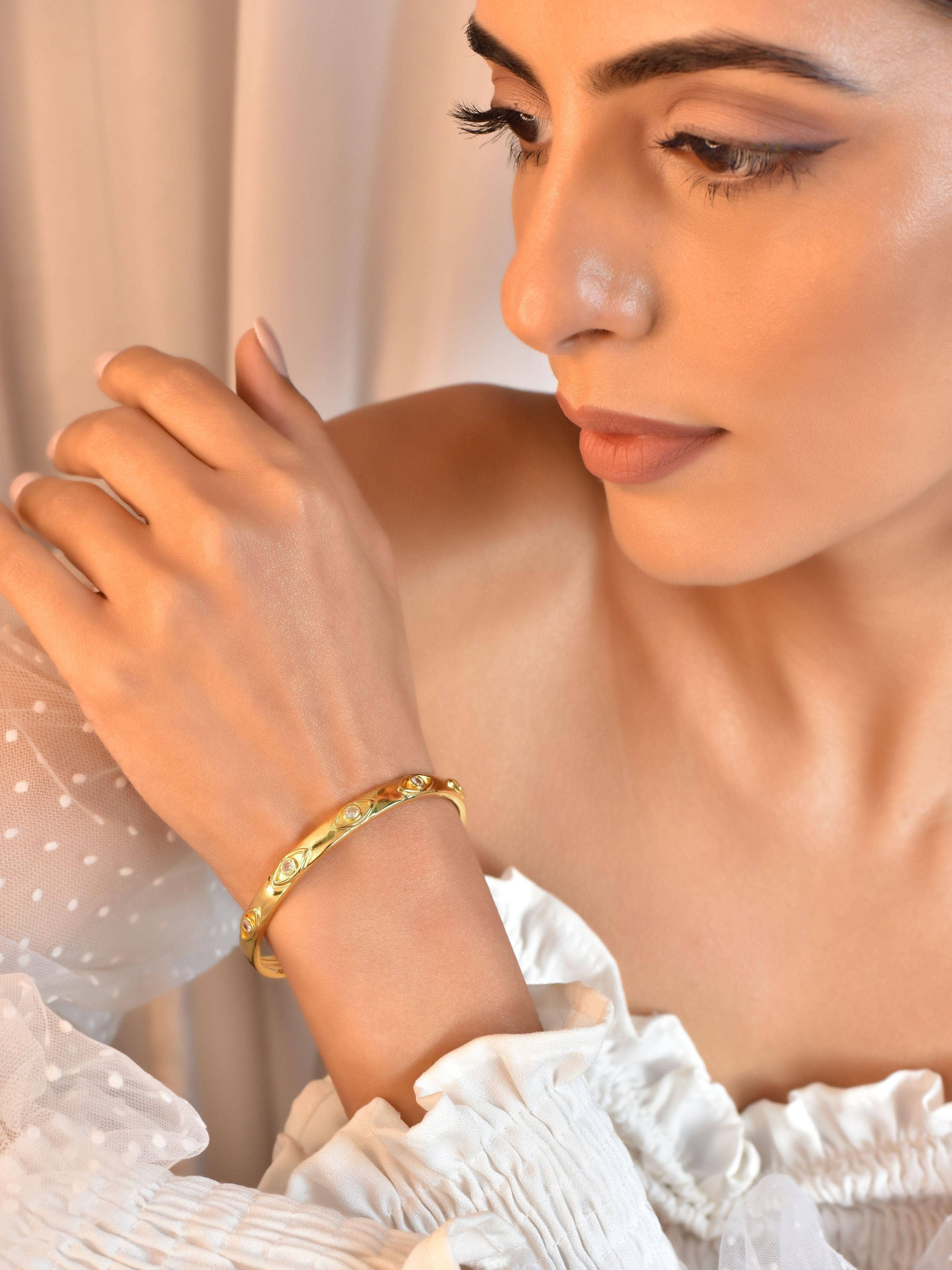 Klissaa bracelet Five Eye Cuff Bangle