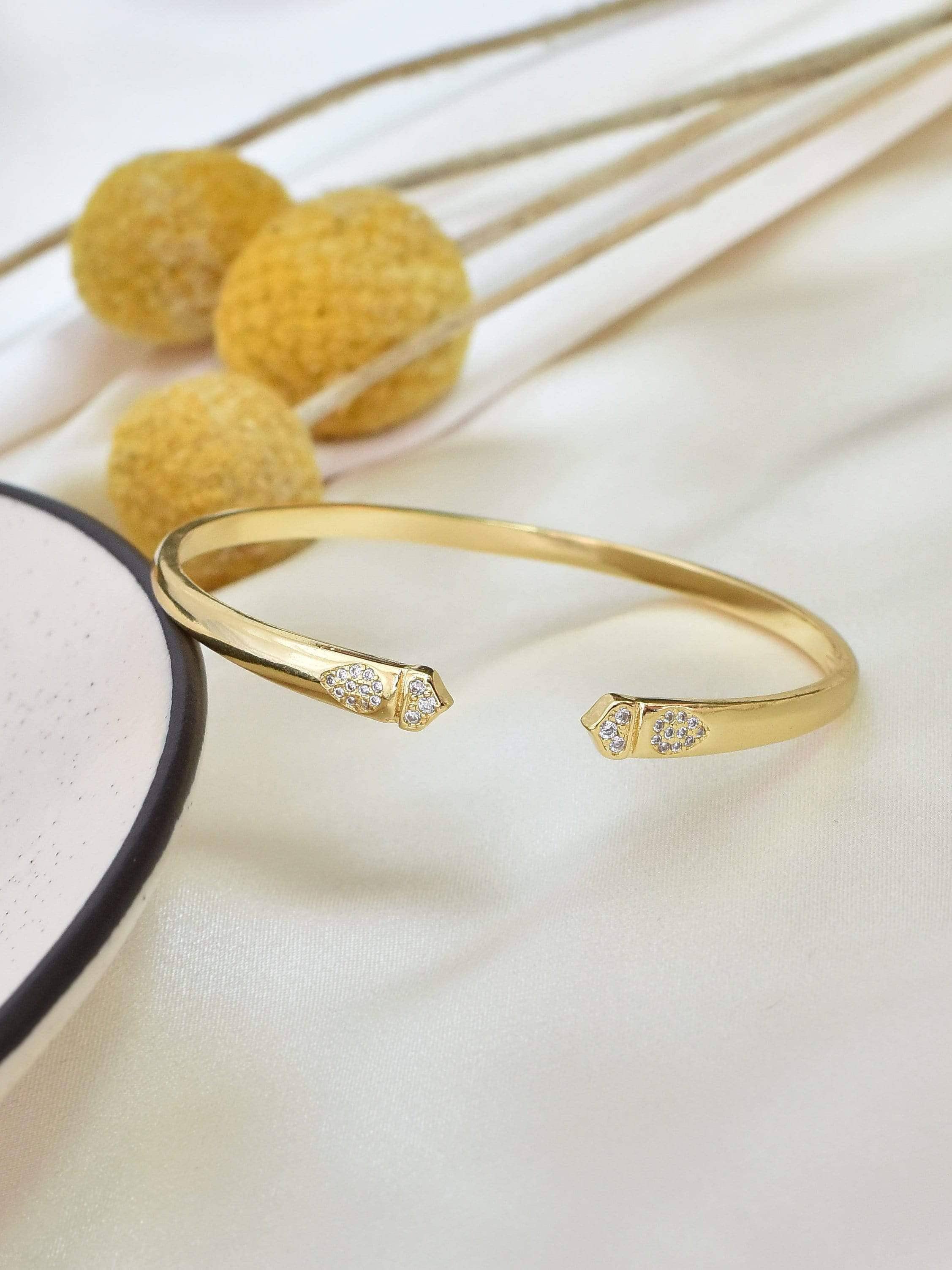 Klissaa bracelet Lily 18K Gold Plated Cuff Bangle