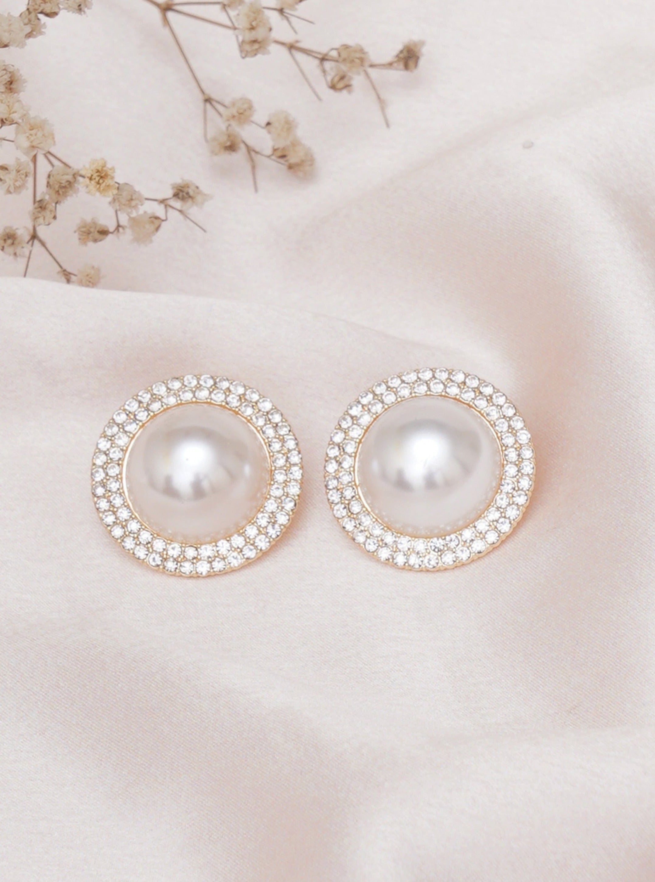Klissaa earrings Elite Pearl Studs