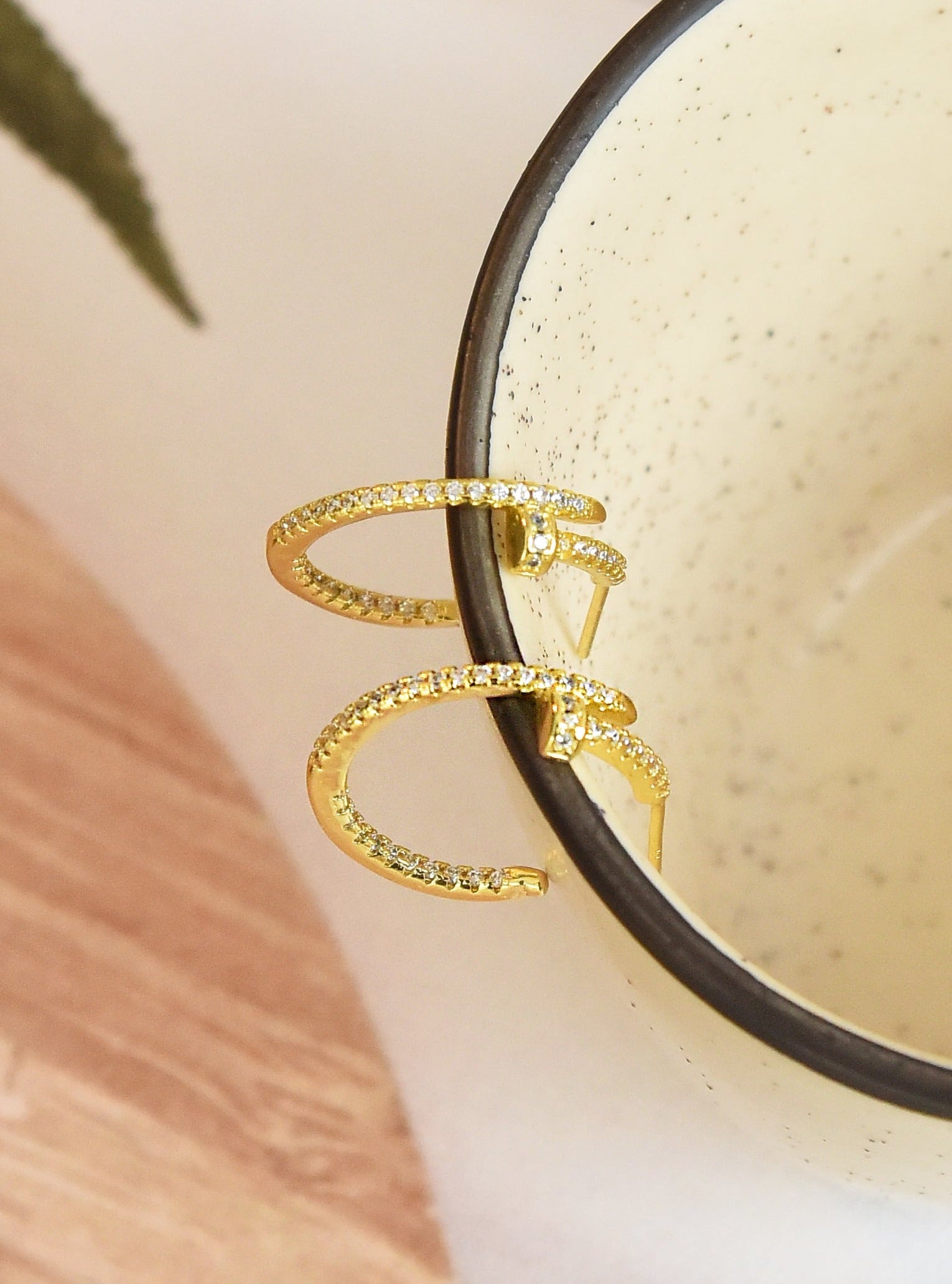 Klissaa Earrings Gold Frida Hoop Earrings