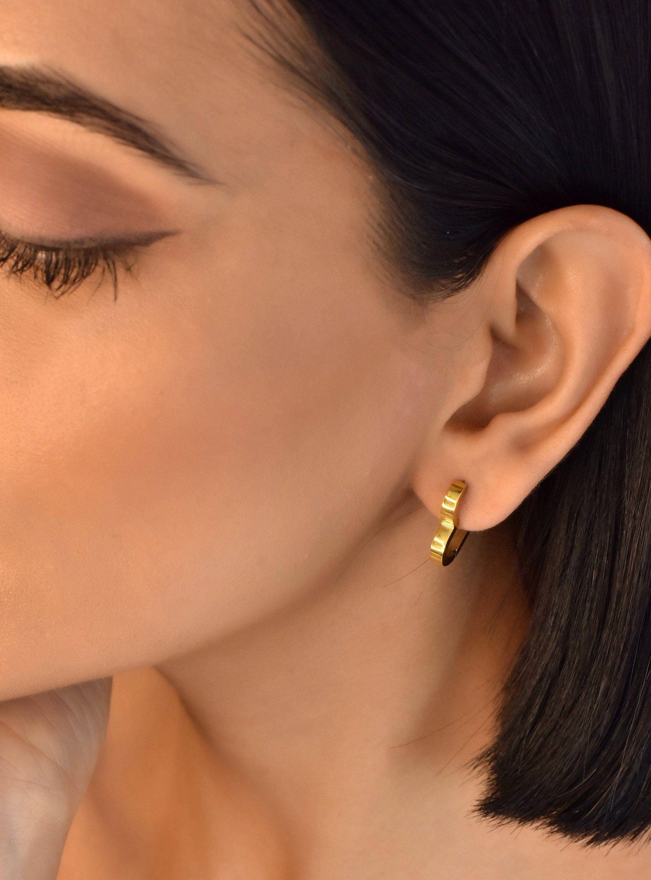 Klissaa earrings Heart Shaped Stud Earring