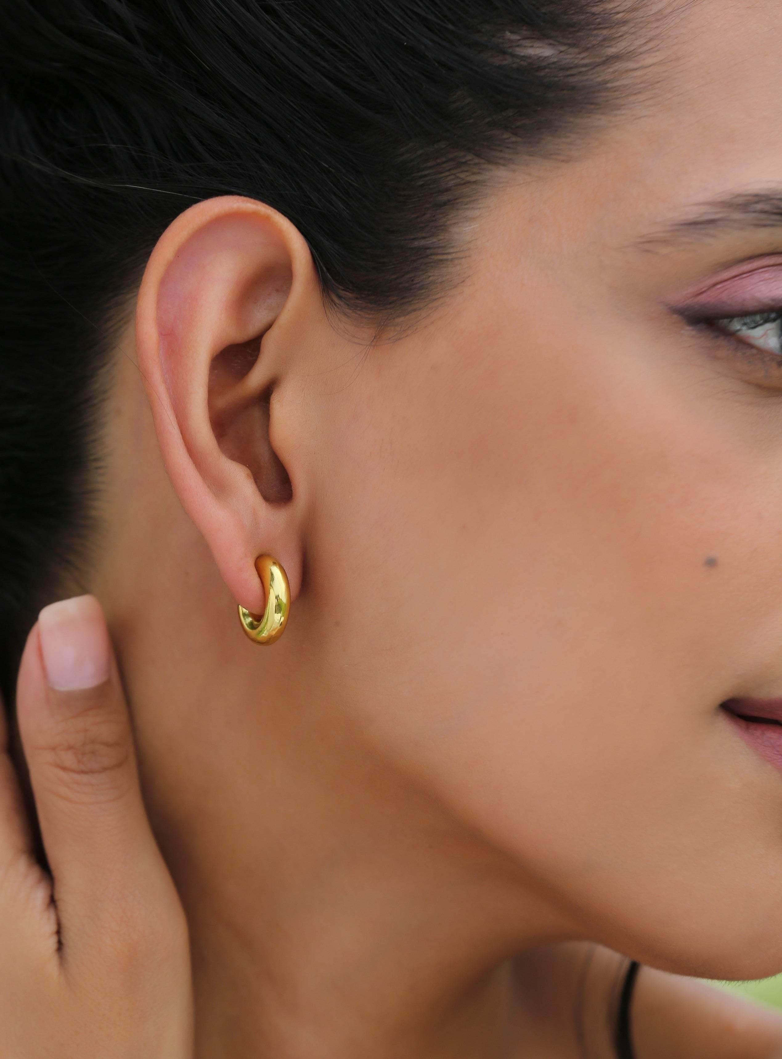 Klissaa Earrings Klissaa Gold Huggies