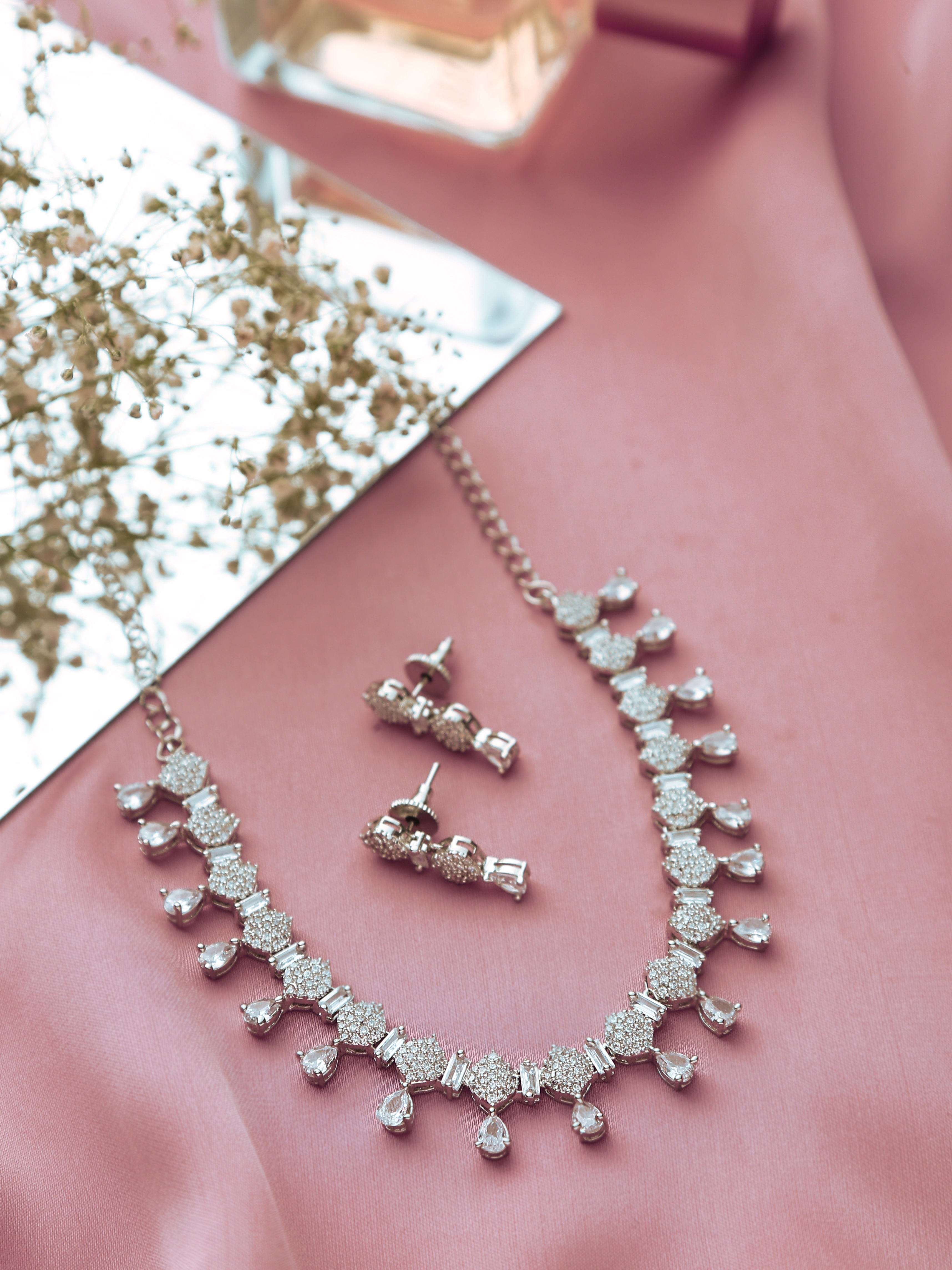 Klissaa Necklaces Aurelia White Necklace Set