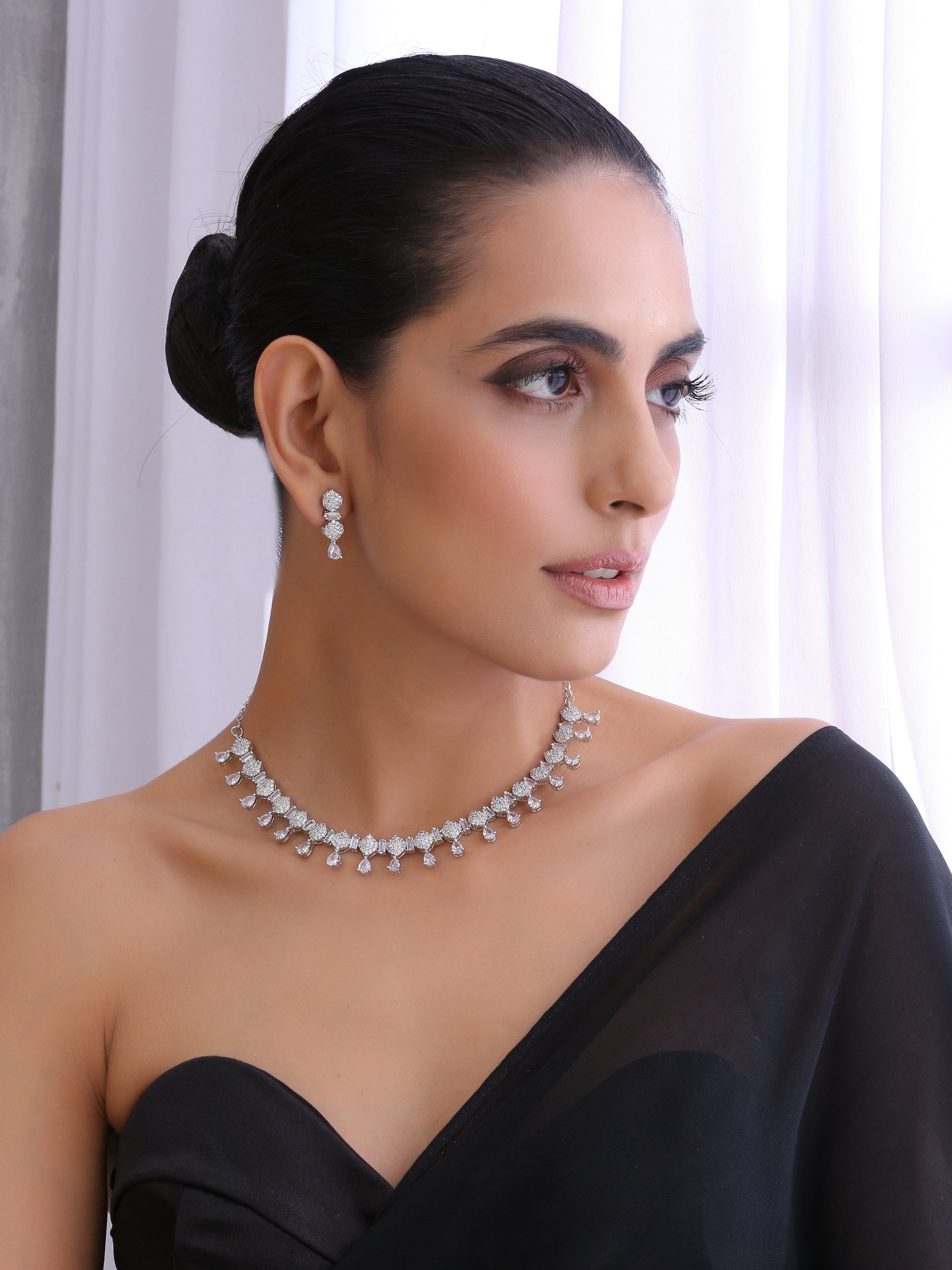 Klissaa Necklaces Aurelia White Necklace Set
