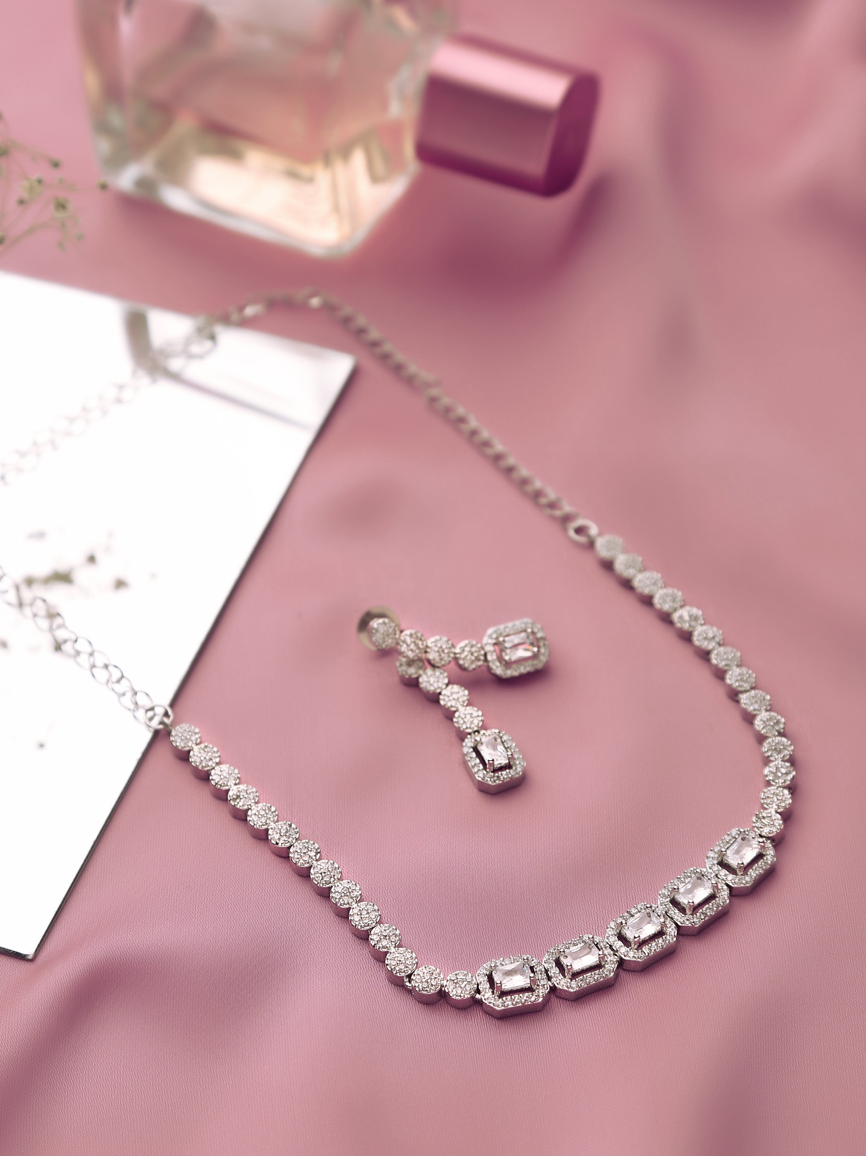 Klissaa Necklaces Daffodils Cocktail Necklace Set