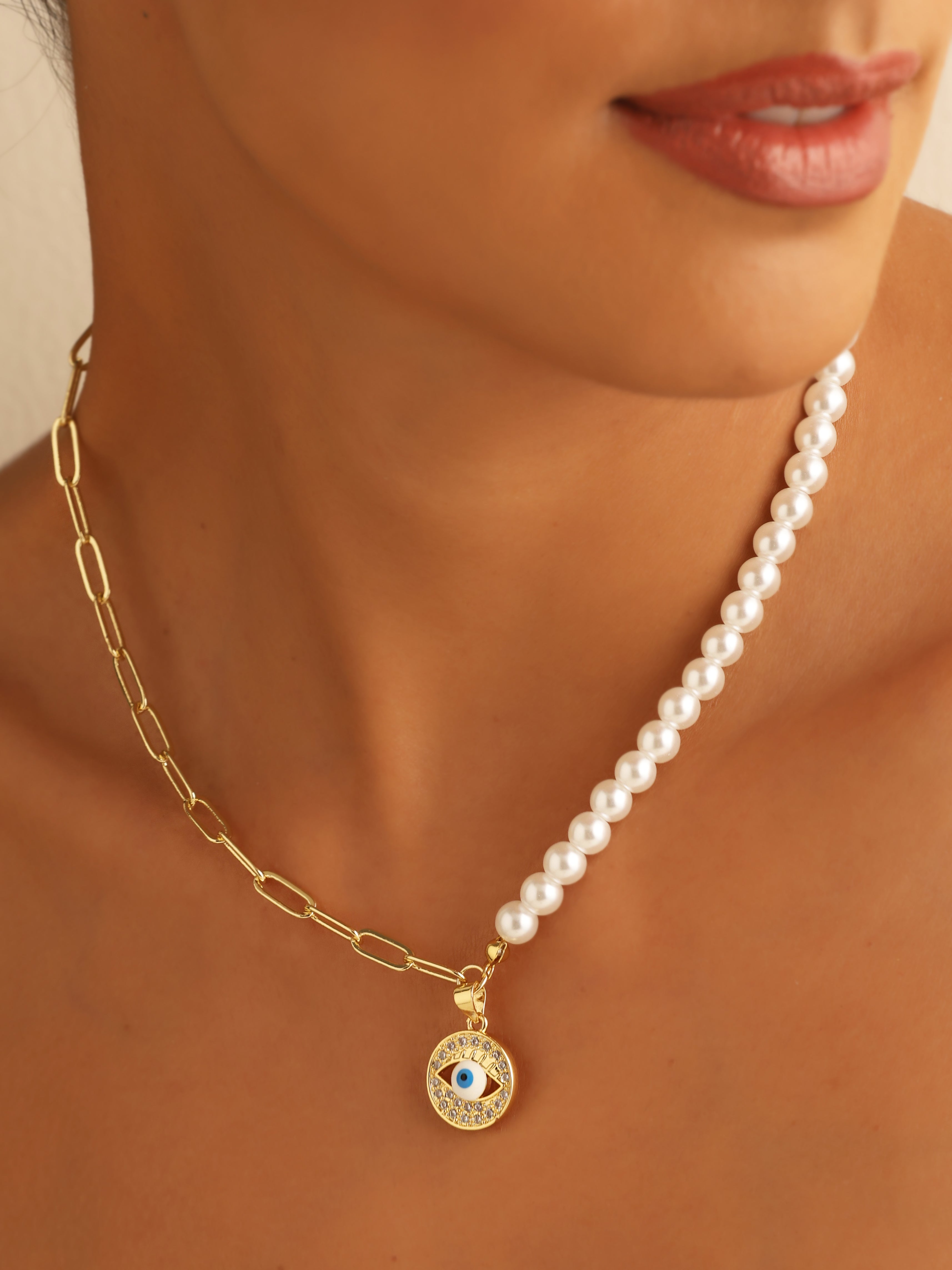 Round Mother Of Pearl Chain Necklace