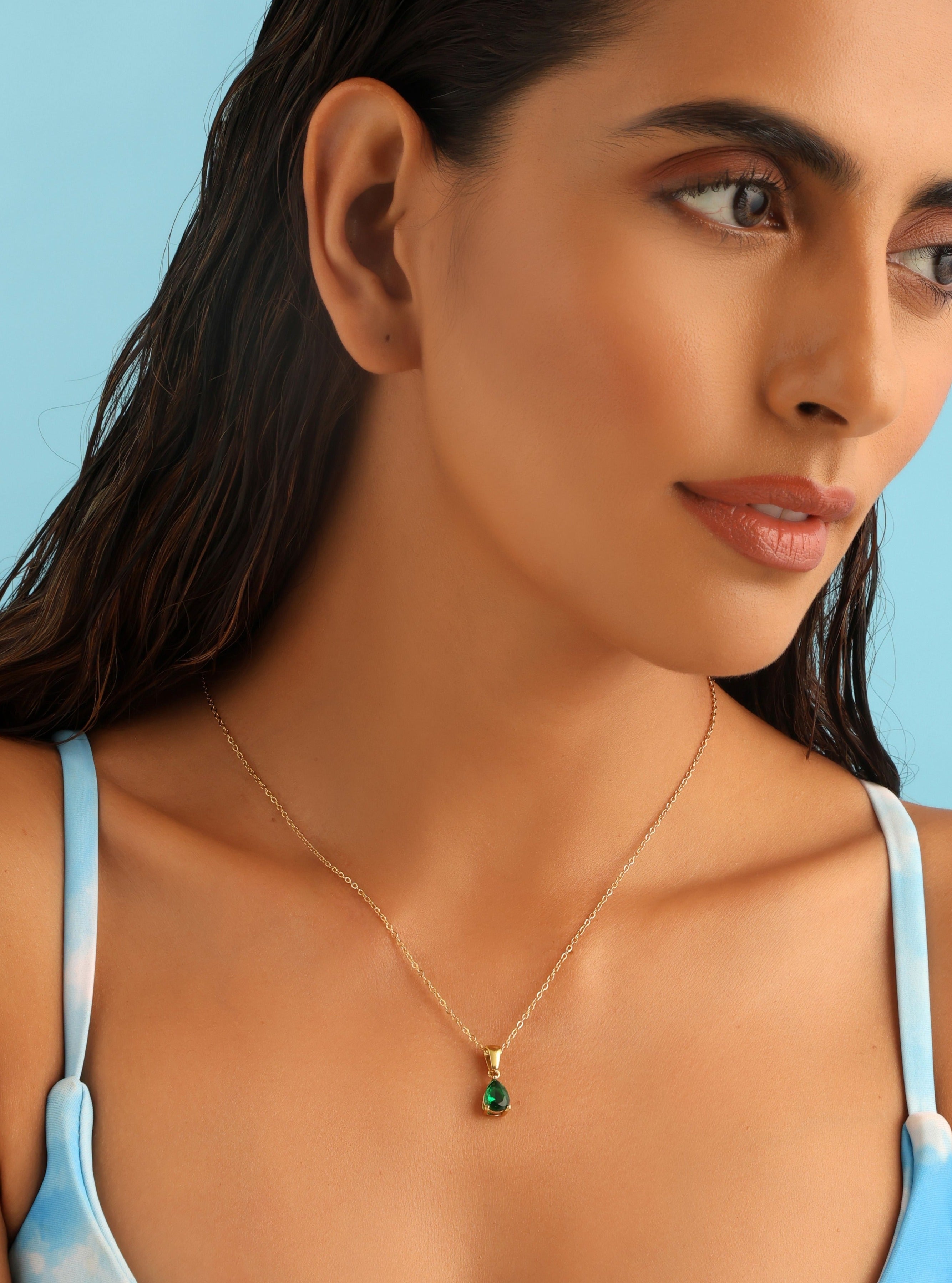 Simple Emerald Pendant Necklace