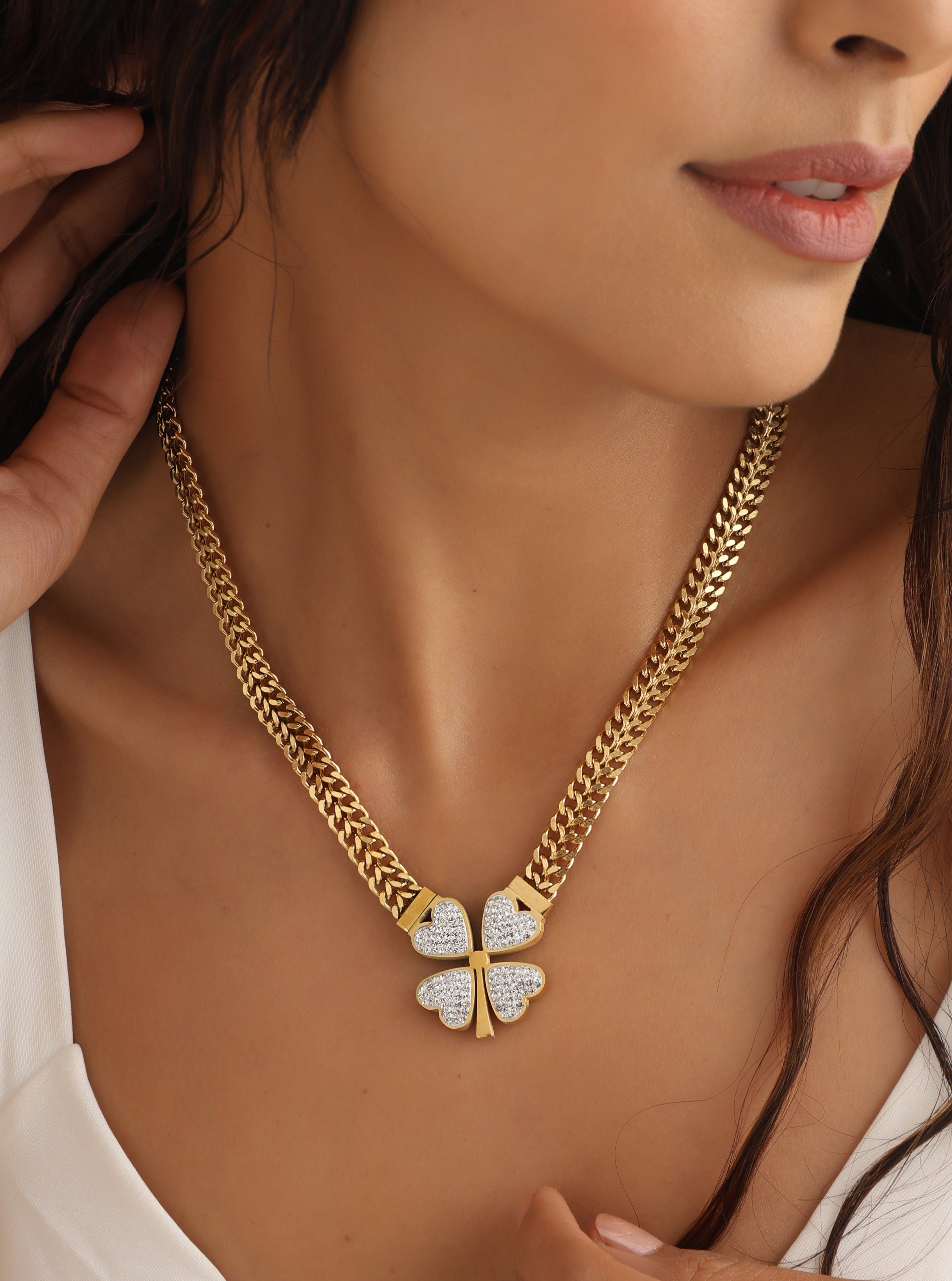 Santorini White Clover Necklace