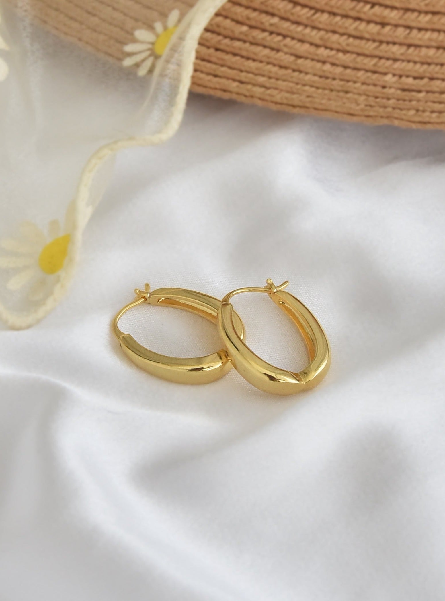 Timeless Classic Oval Hoops
