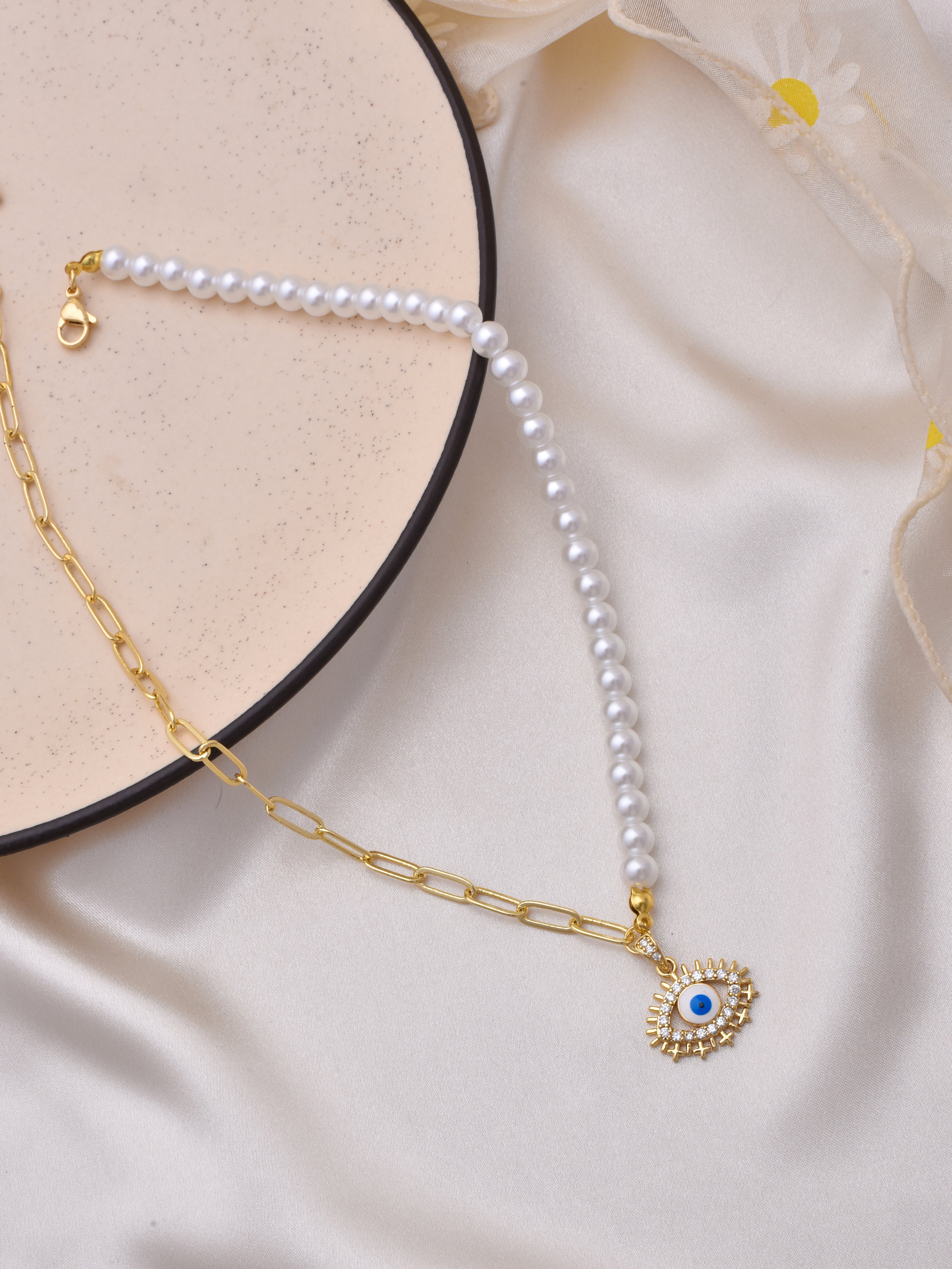 Classic Pearls Evil Eye Delight