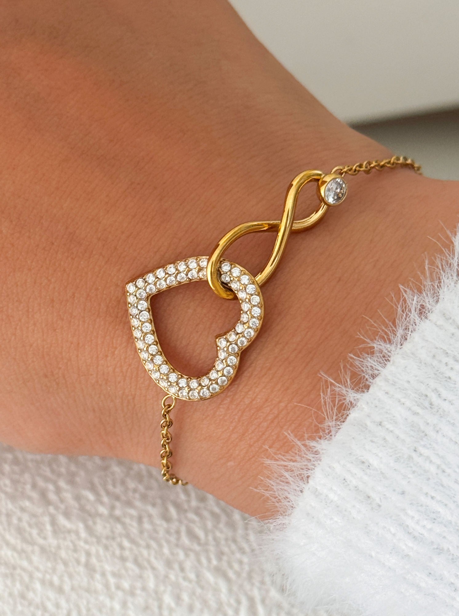 Infinity Heart Tangle