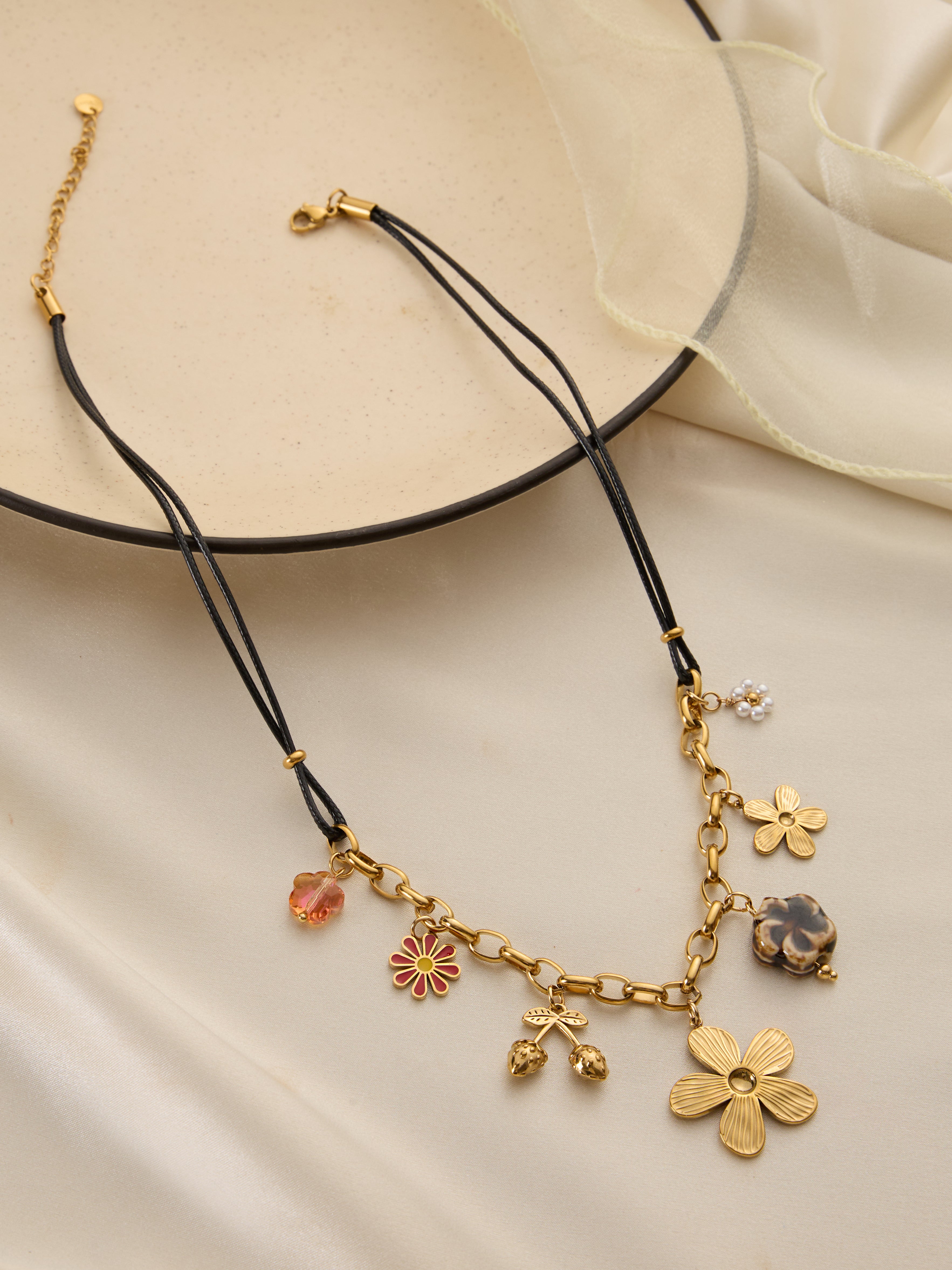 Bohemian Daisy Necklace