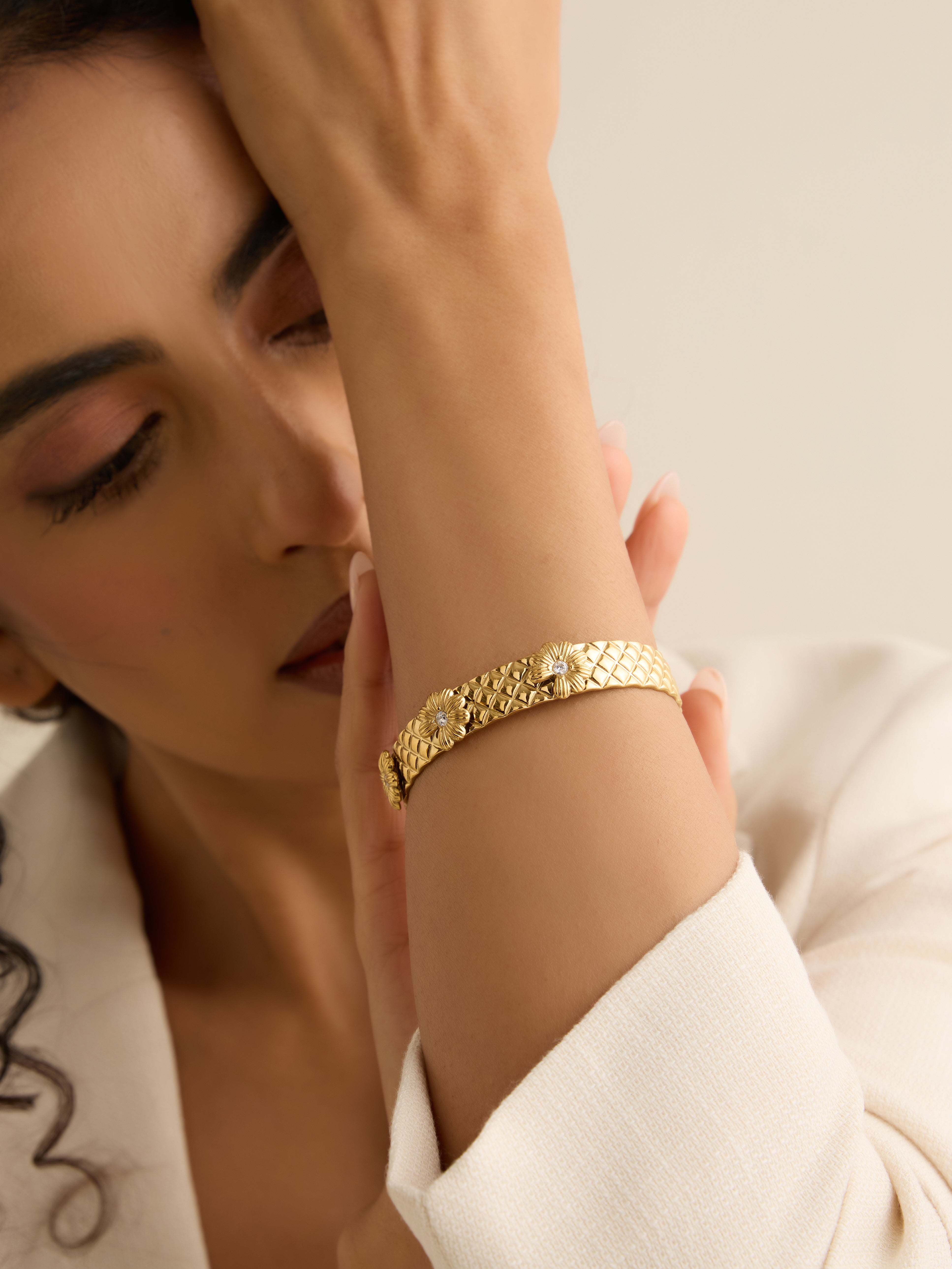 Classic Daisy Cuff