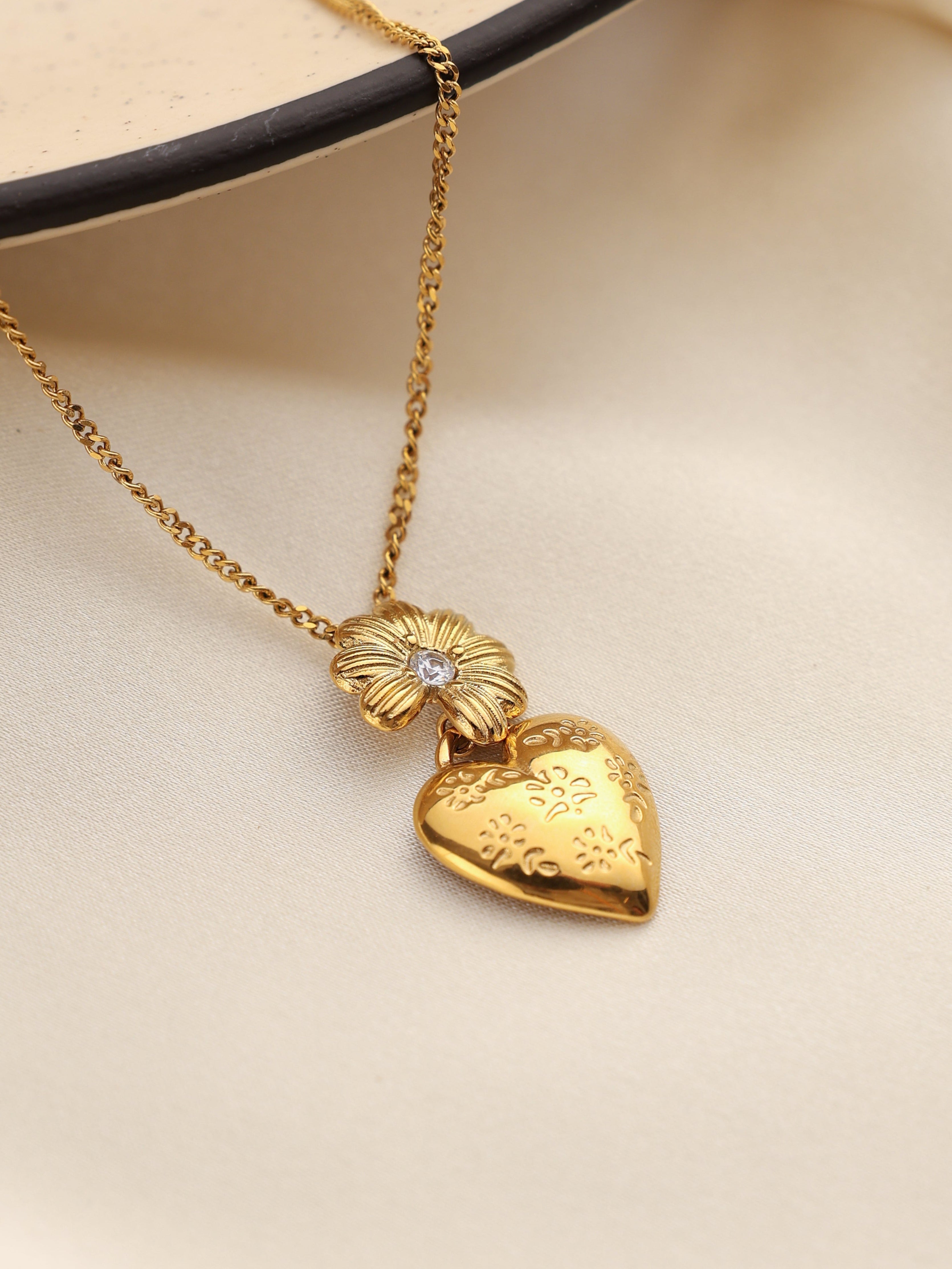 Daisy Heart Necklace