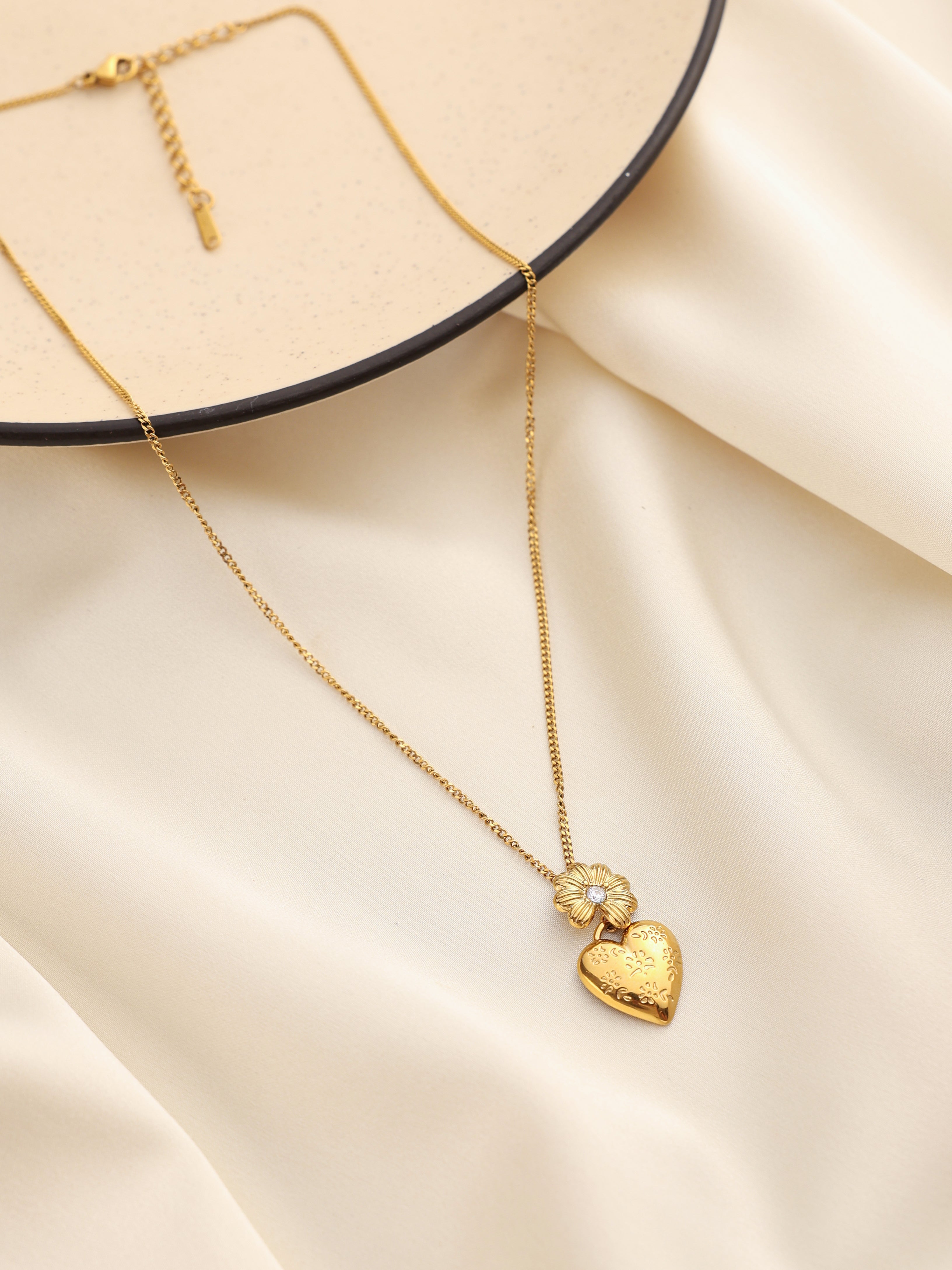 Daisy Heart Necklace