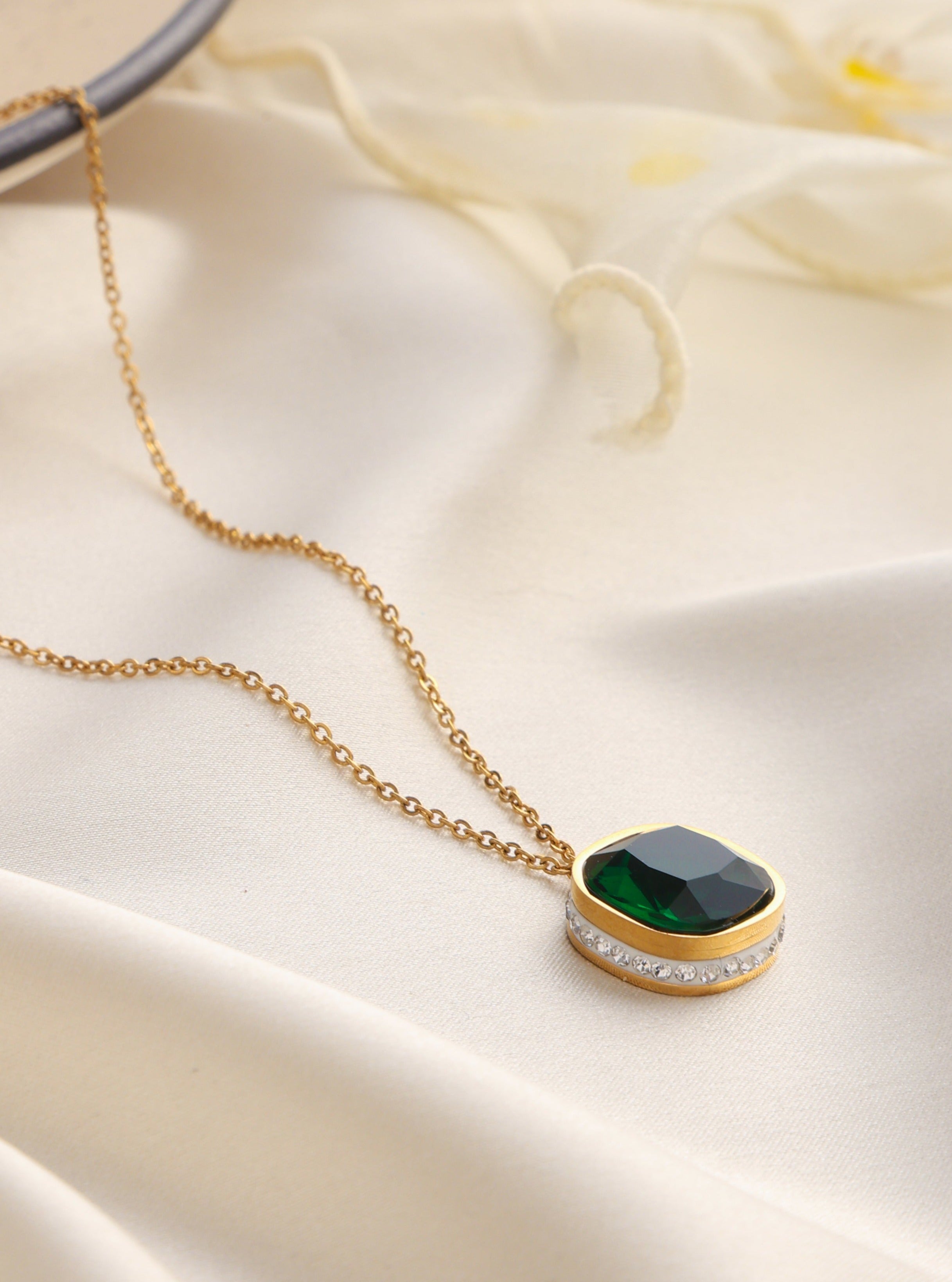 Roche Emerald Necklace