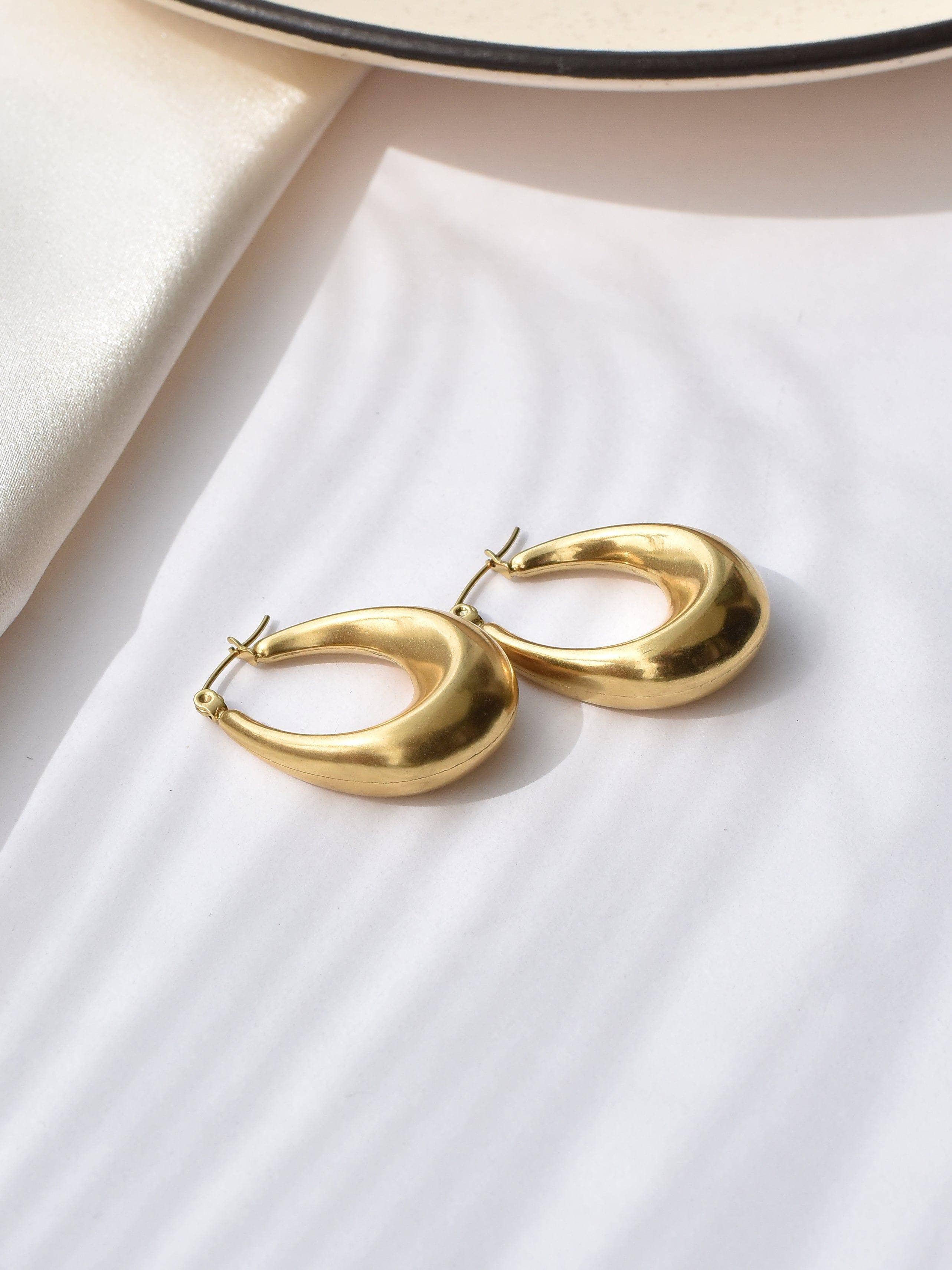 Klissaa earrings Classic Gold Oval Hoop Earrings