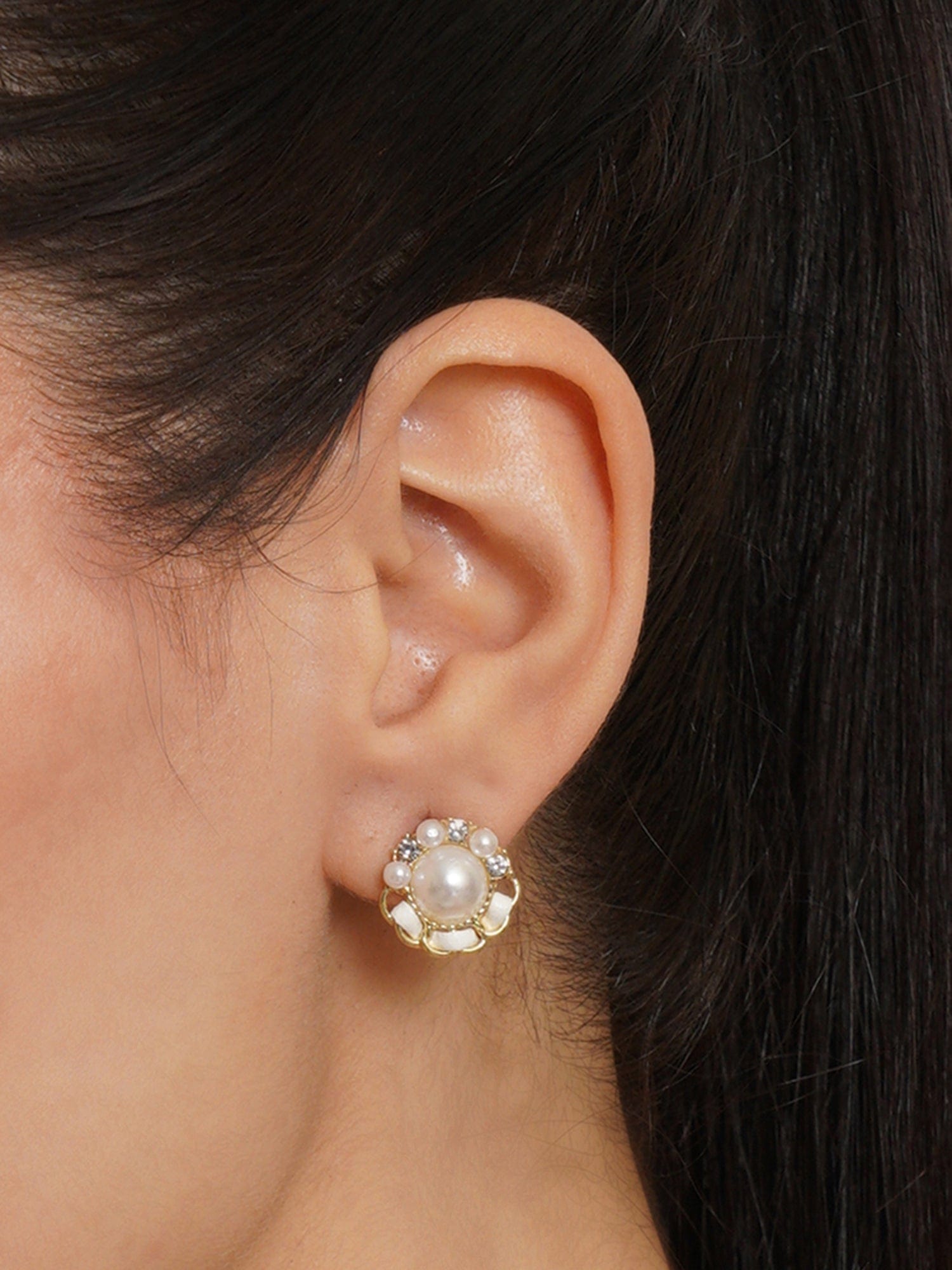 Klissaa earrings Elegant Daisy Pearl Stud Earrings