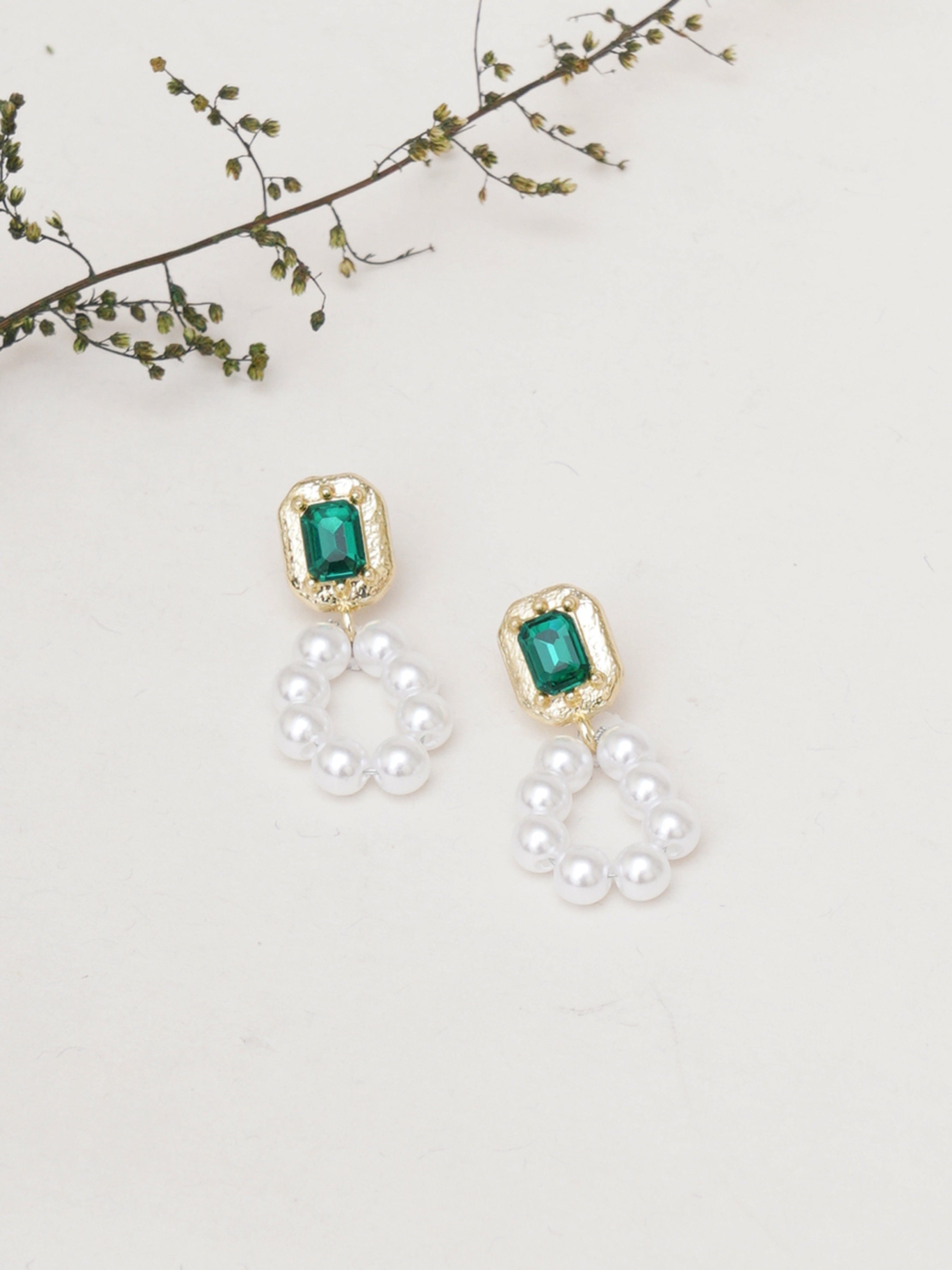 Klissaa earrings Klissaa Emerald Pearl Drop Earring
