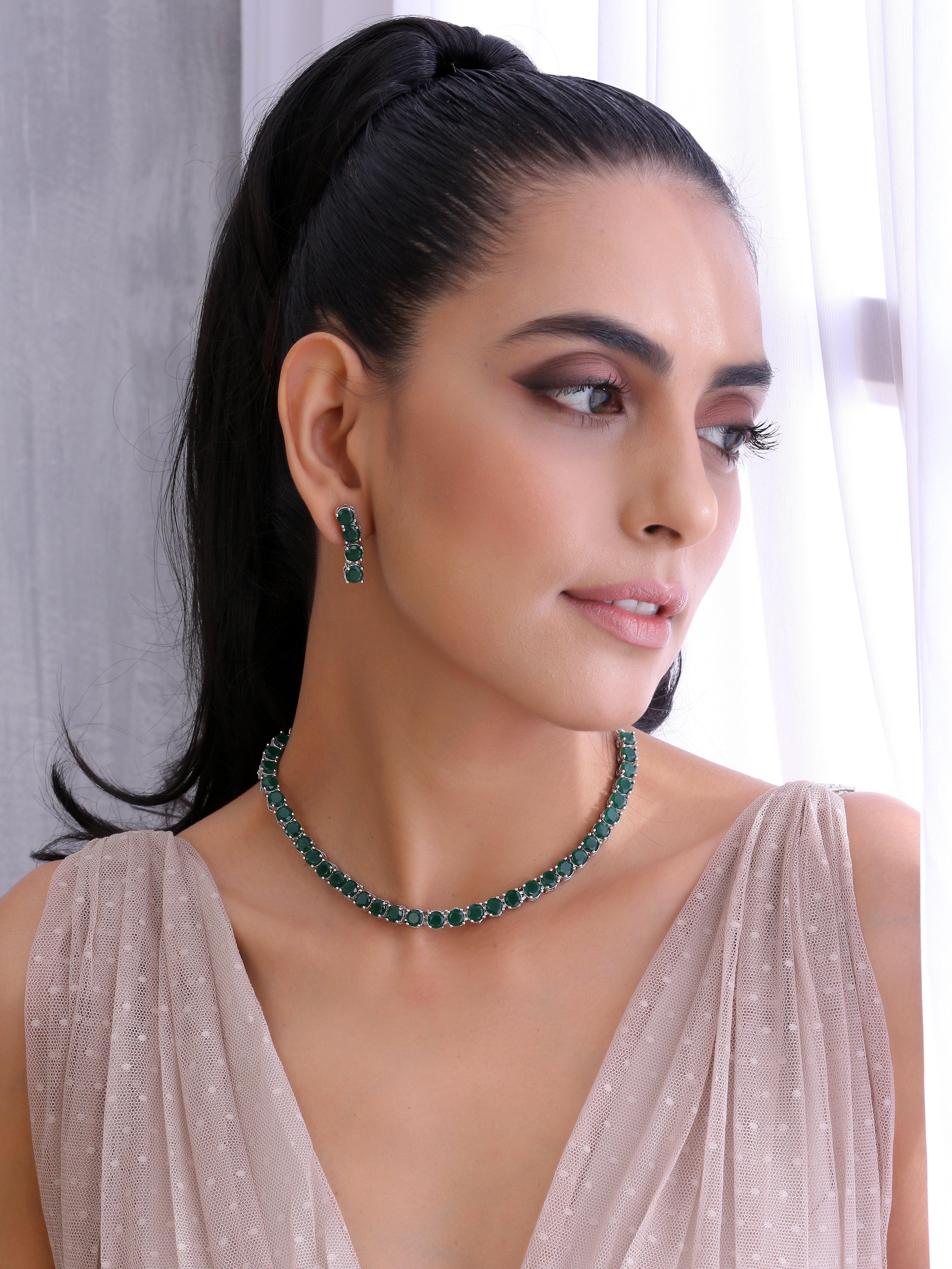 Beautiful Sea Green Kundan Necklace | Simple bridal jewelry, Indian bridal  jewelry kundan, Bridal fashion jewelry